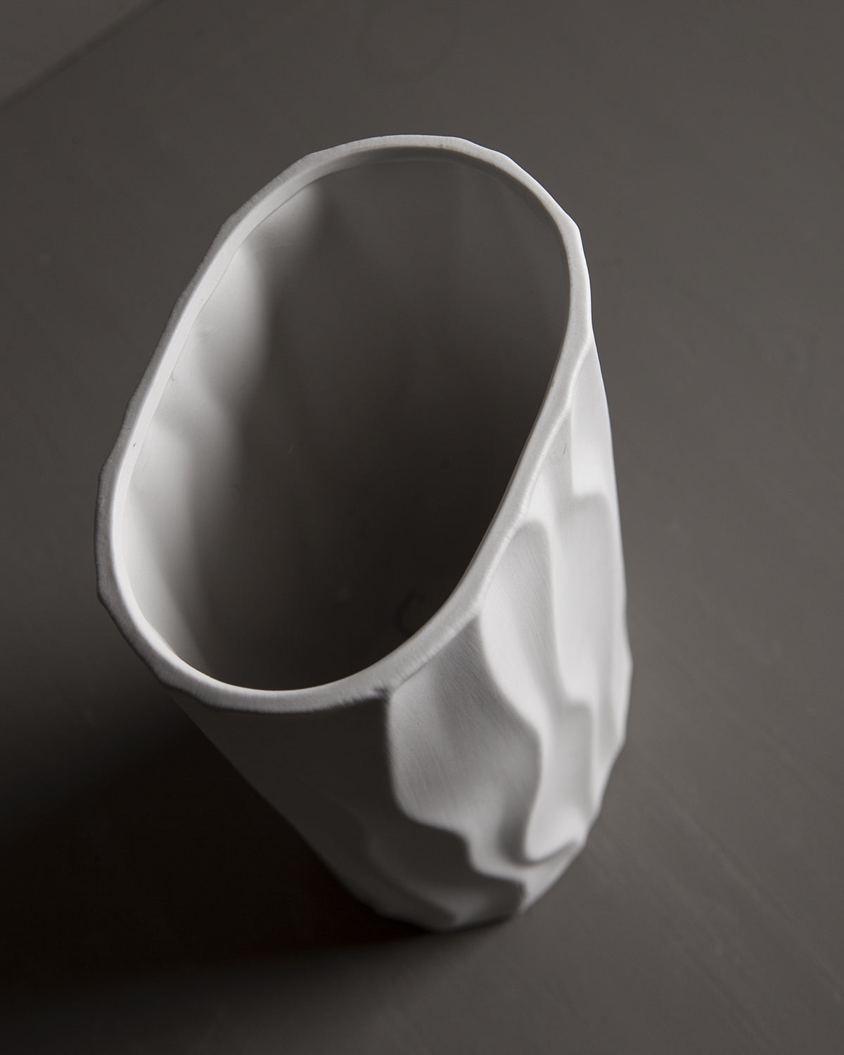 Vase Enviken - extravagant, oval vase in optimal size