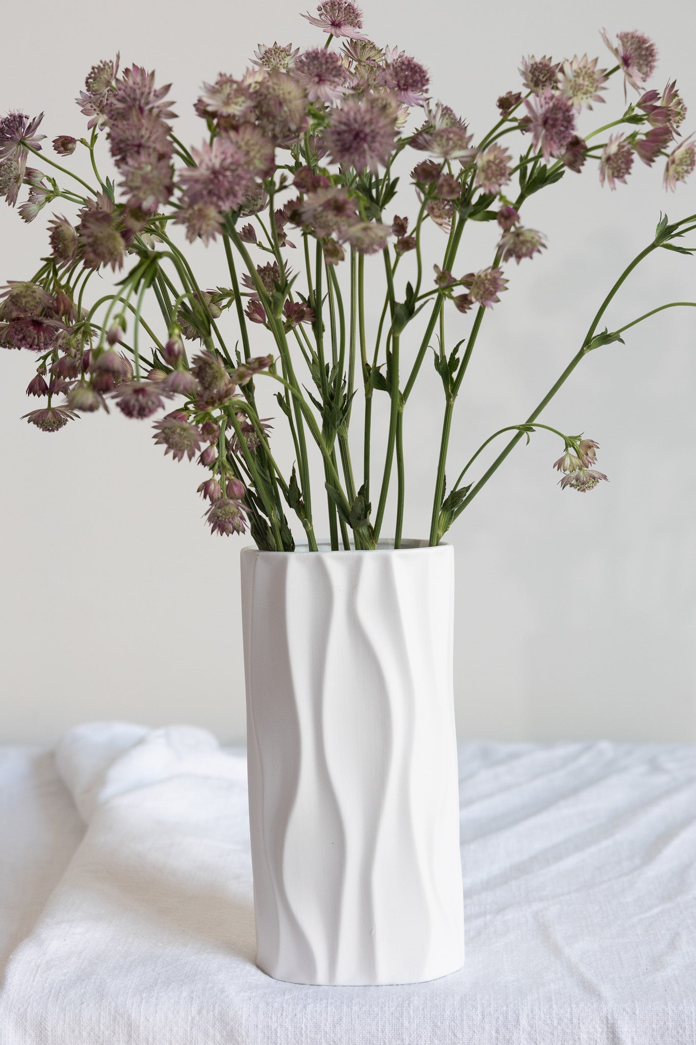Vase Enviken - extravagant, oval vase in optimal size