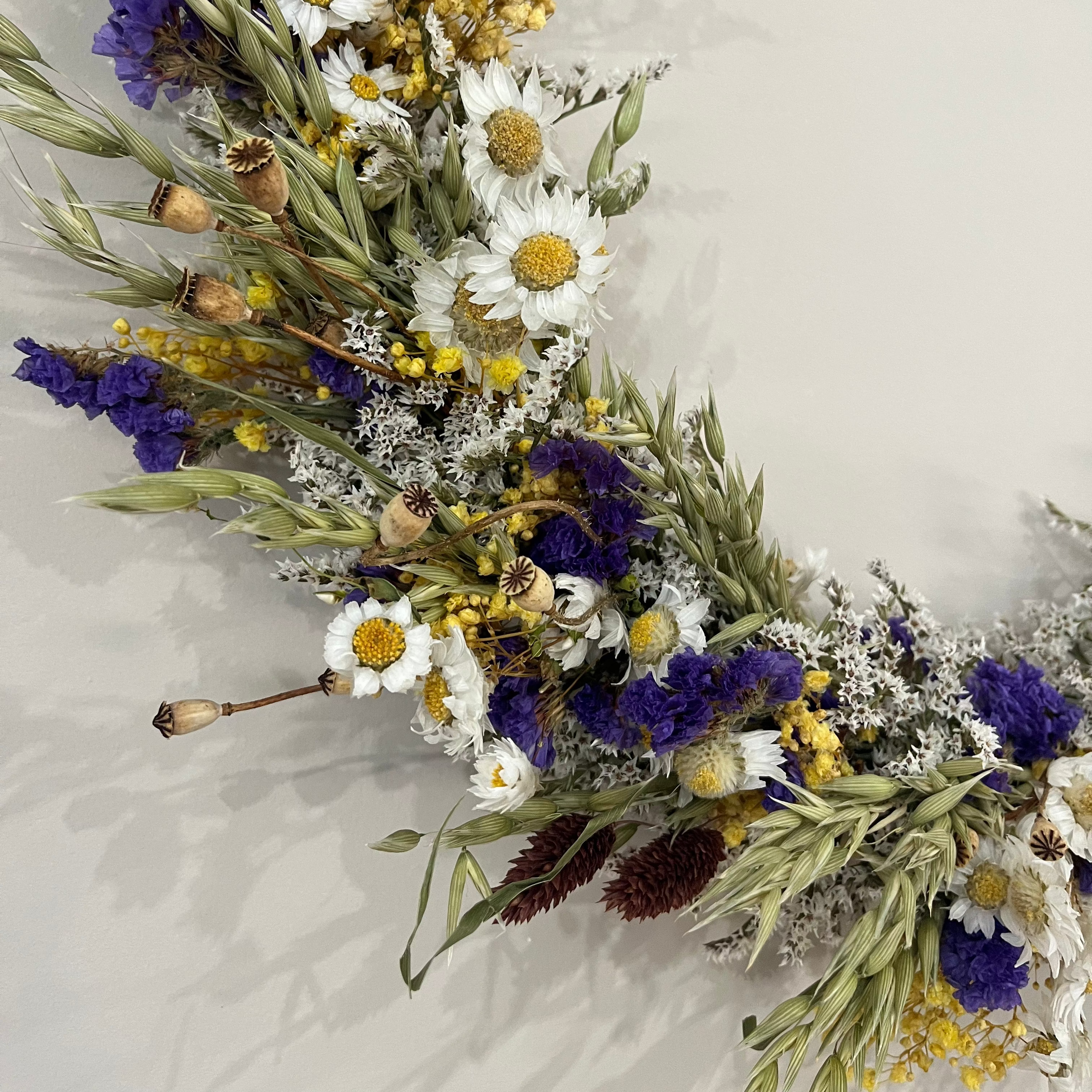 Wild Naturalness: Dried Flower Wreath of Nature