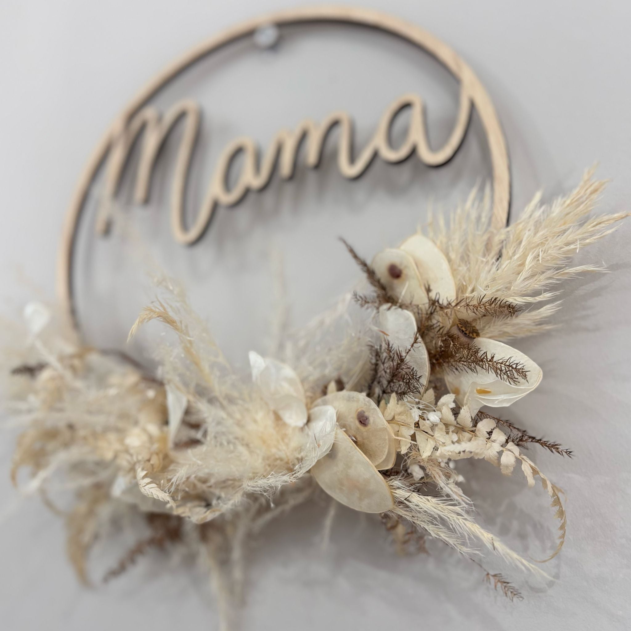 Eulenschnitt wooden wreath "Mama" - the gift for Mother's Day Outlet