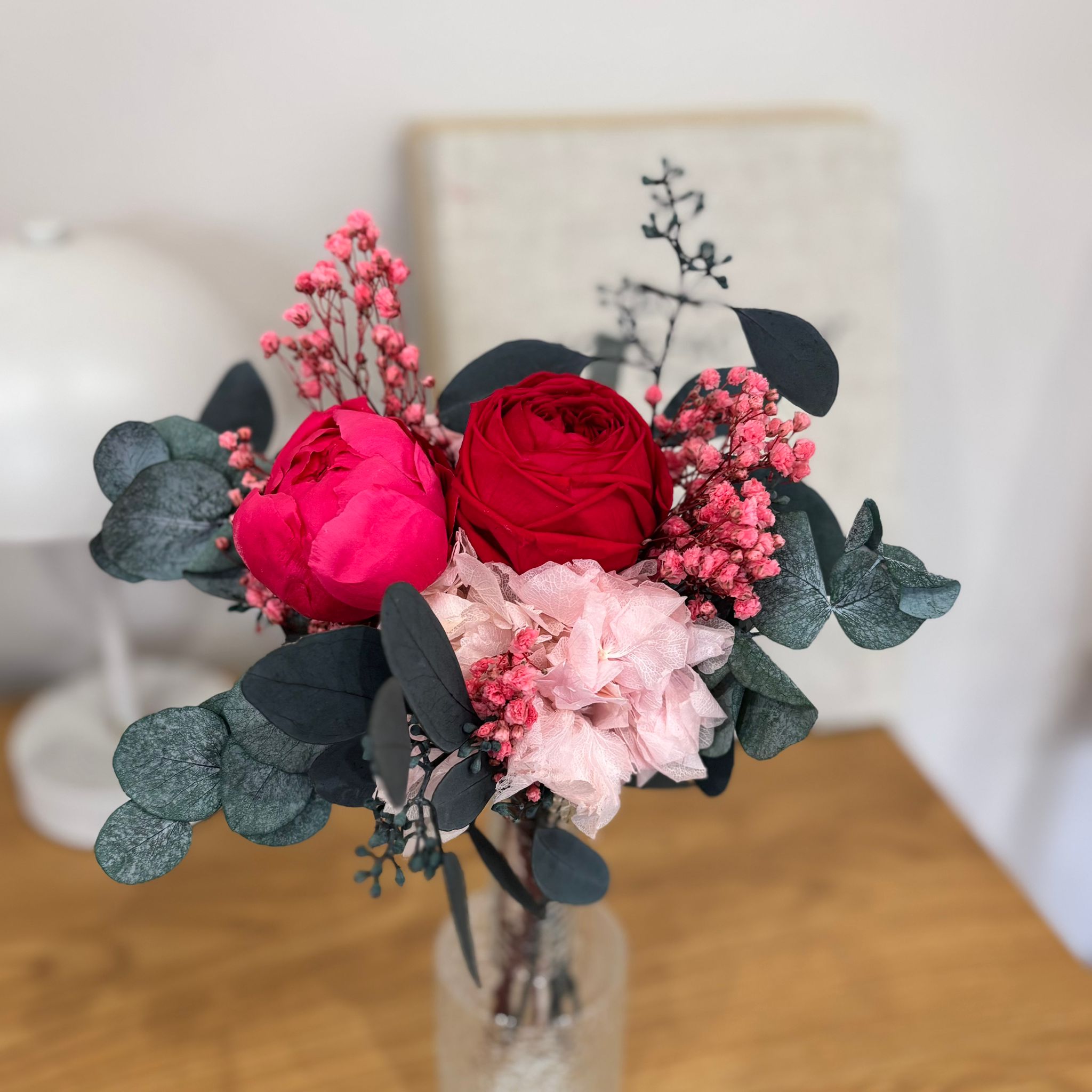 Lieblingsmensch: Trockenblumenstrauß mit Pfingstrose, Rose grün-pink