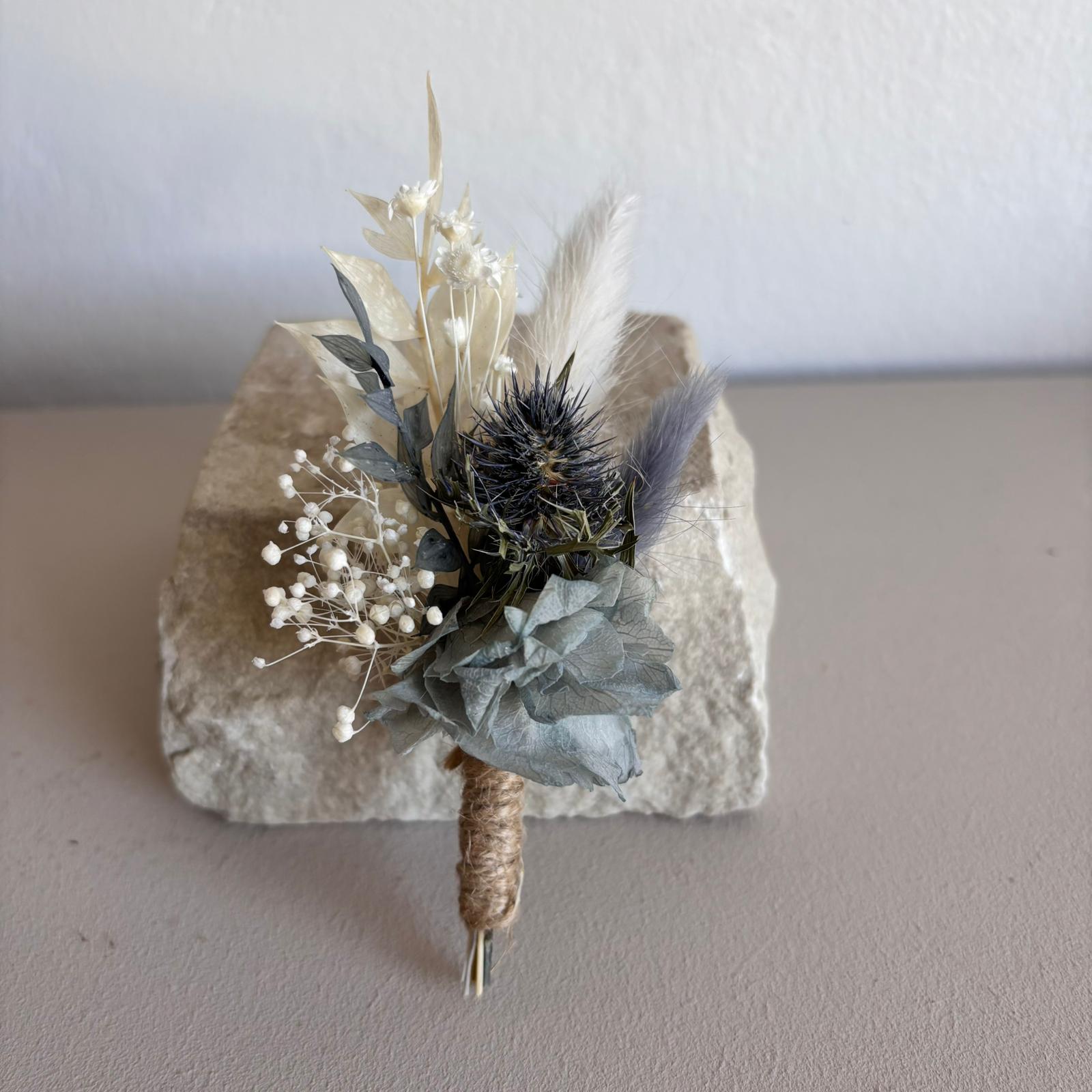 Anstecker Bräutigam Distel Hortensie blau - OUTLET