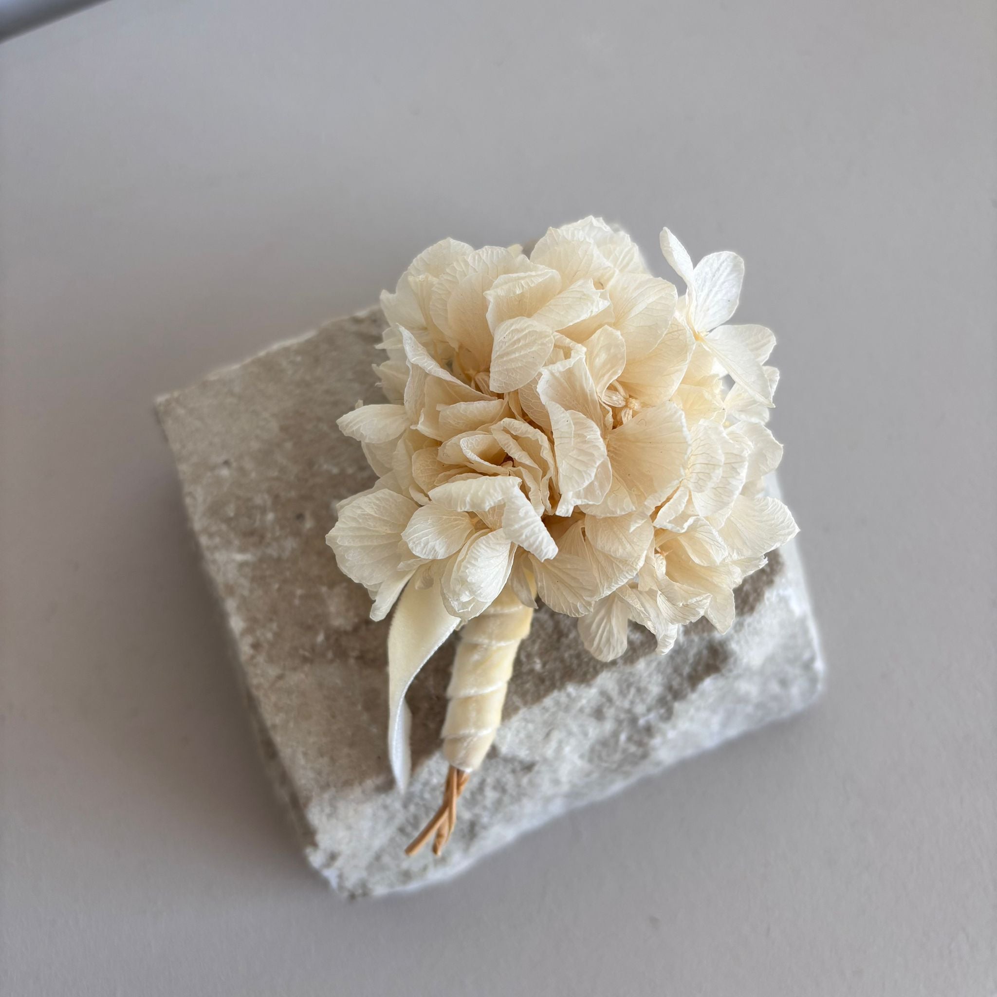 Anstecker Bräutigam I Trauzeuge I Hortensie weiß - OUTLET