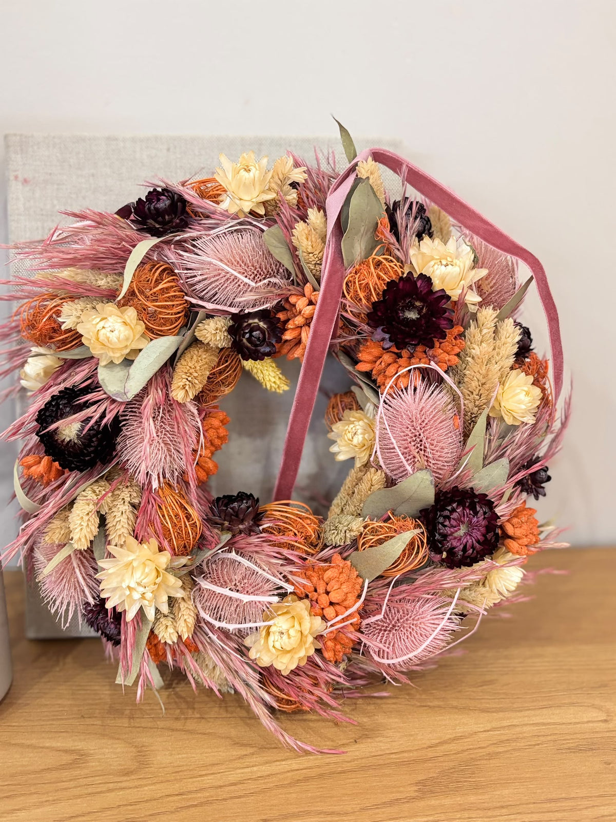 Olivia Herbstkranz – Trockenblumenkranz in warmen Farben