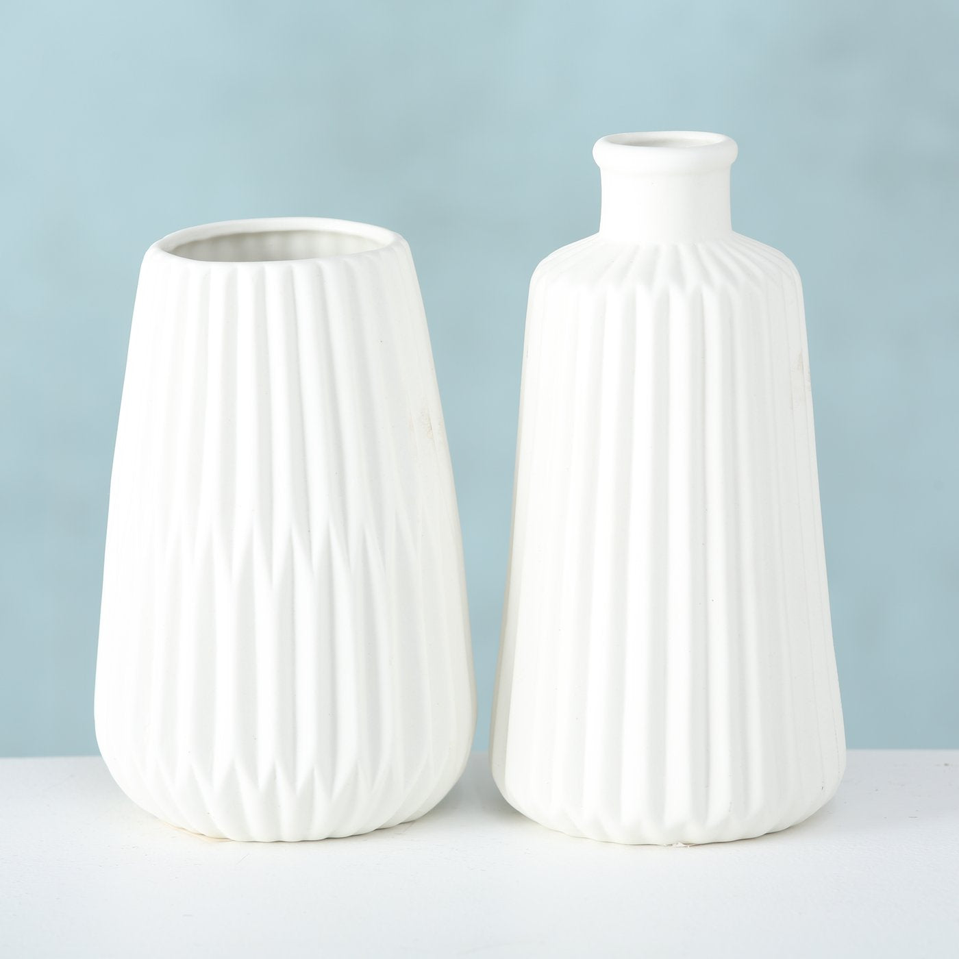 Schlichte Porzellanvase in Mattweiß – Zeitloses Design für jedes Ambiente - Lykke&You GmbH
