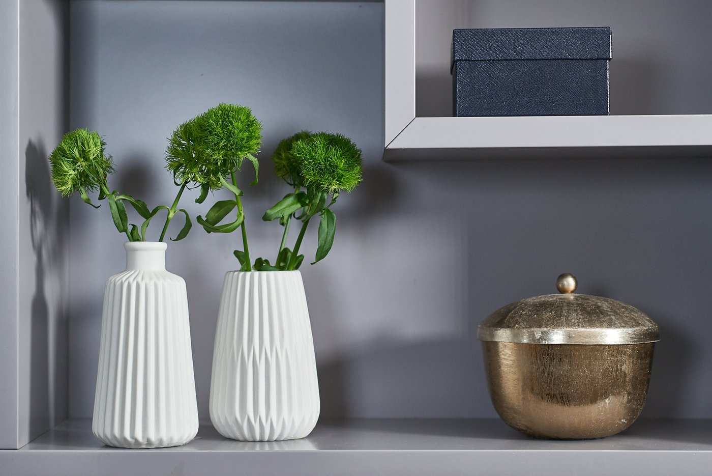 Schlichte Porzellanvase in Mattweiß – Zeitloses Design für jedes Ambiente - Lykke&You GmbH