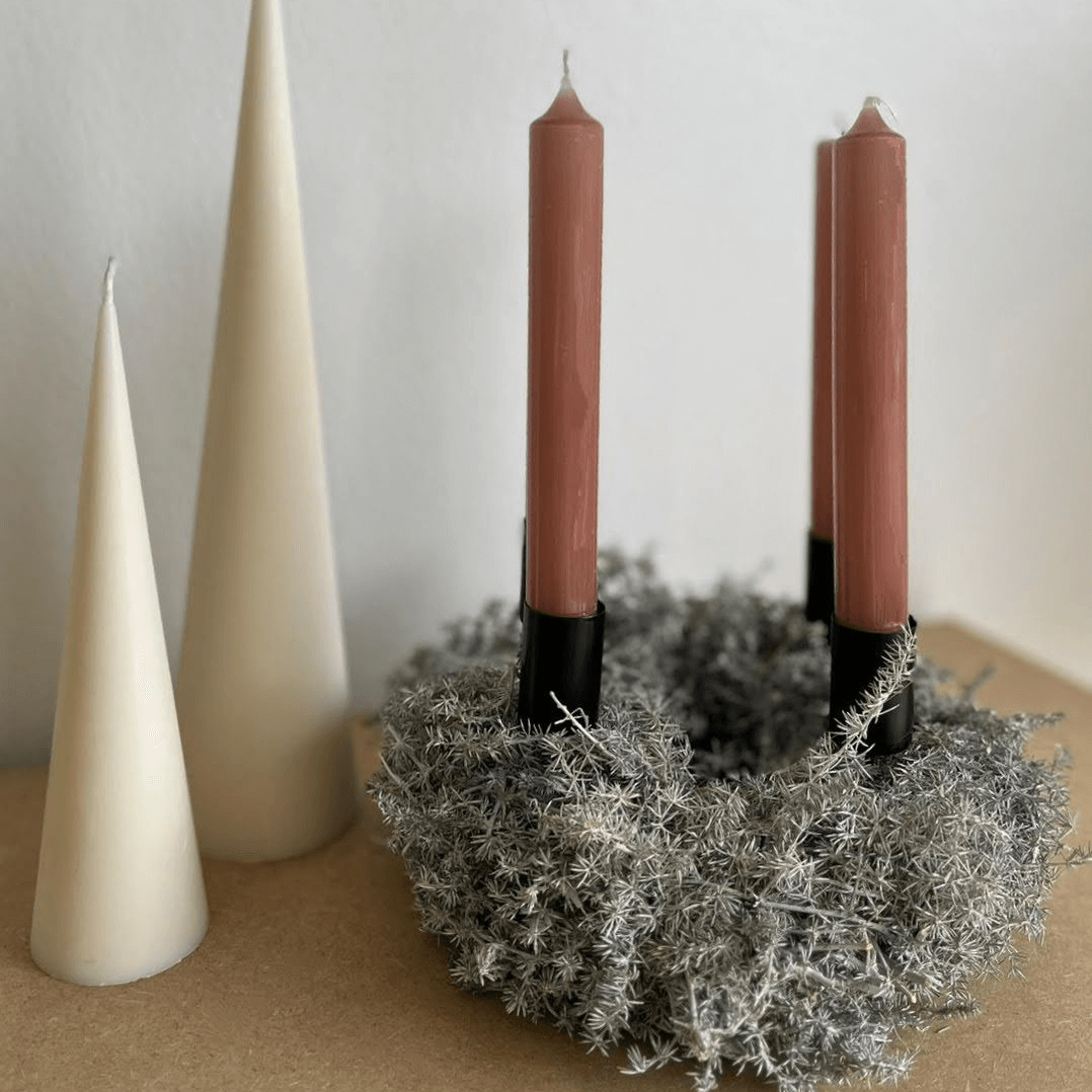 Silberglanz der Jahreszeiten: Adventskranz aus Spargelkraut - Lykke&You GmbH