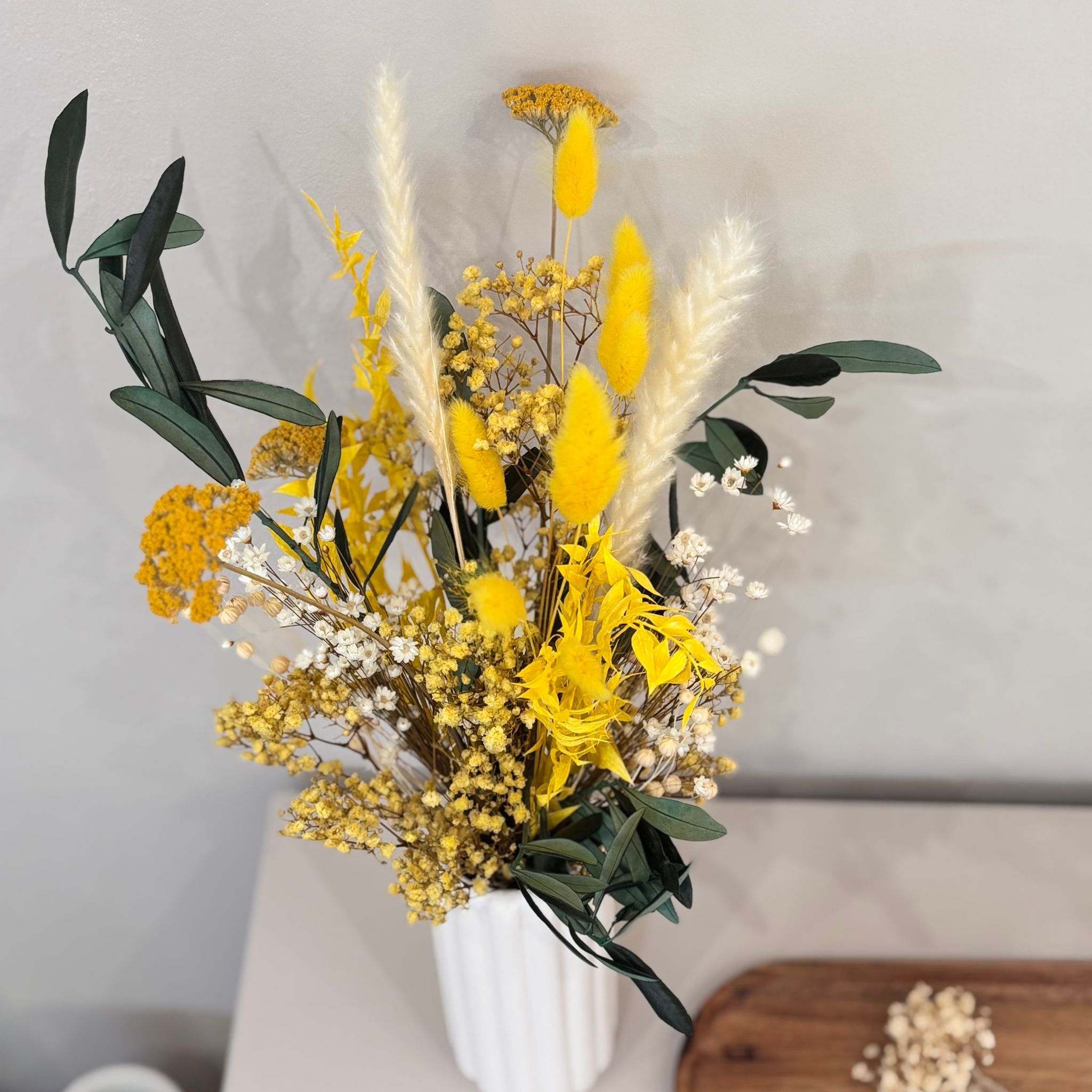 Sunrise: Leuchtender Trockenblumenstrauß in gelb - Lykke&You GmbH
