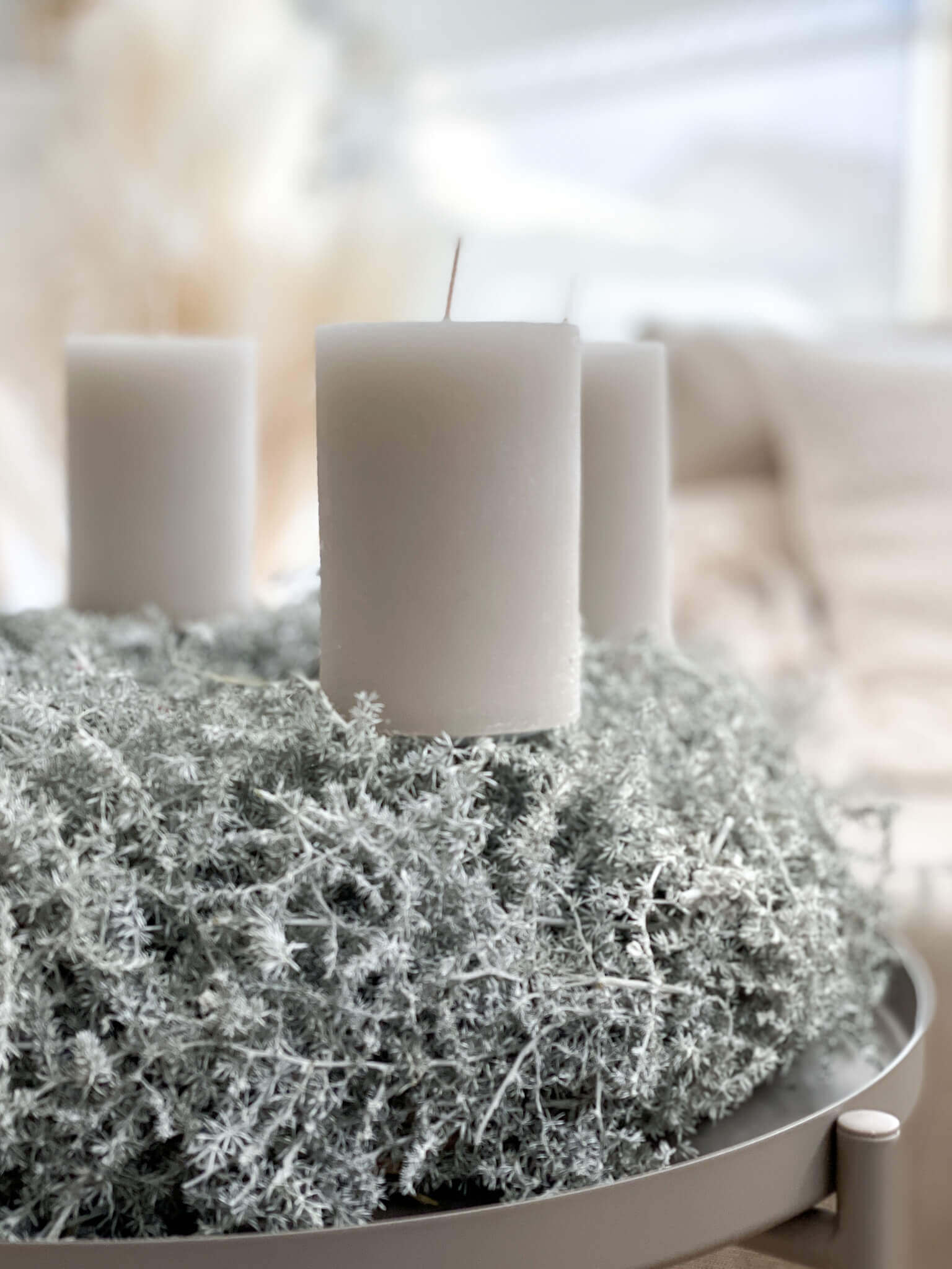 Adventskranz silber aus Trockenblumen; silber