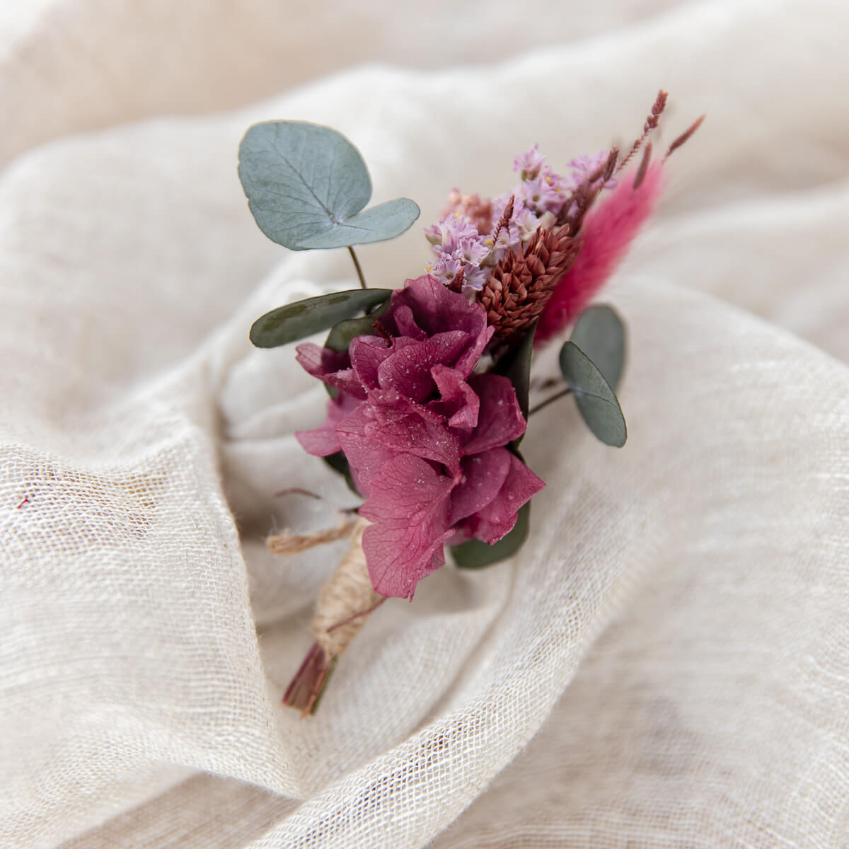 Anstecker Bräutigam I Trauzeuge I Trockenblumen Berry - Lykke&You GmbH