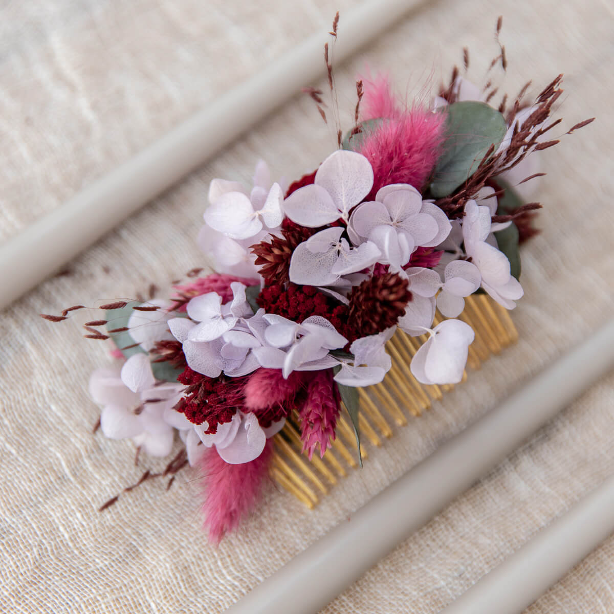 Romantische Verführung: Haarkamm Berry aus Trockenblumen für deinen Look - Lykke&You GmbH