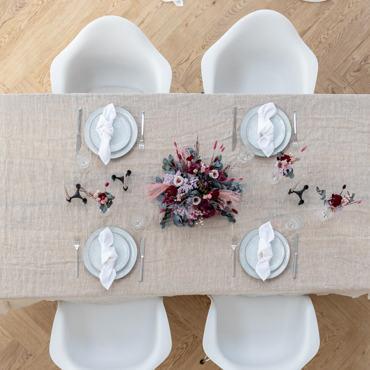 Trockenblumengesteck Berry: Elegante Blumen in beerigen Tönen - Lykke&You GmbH