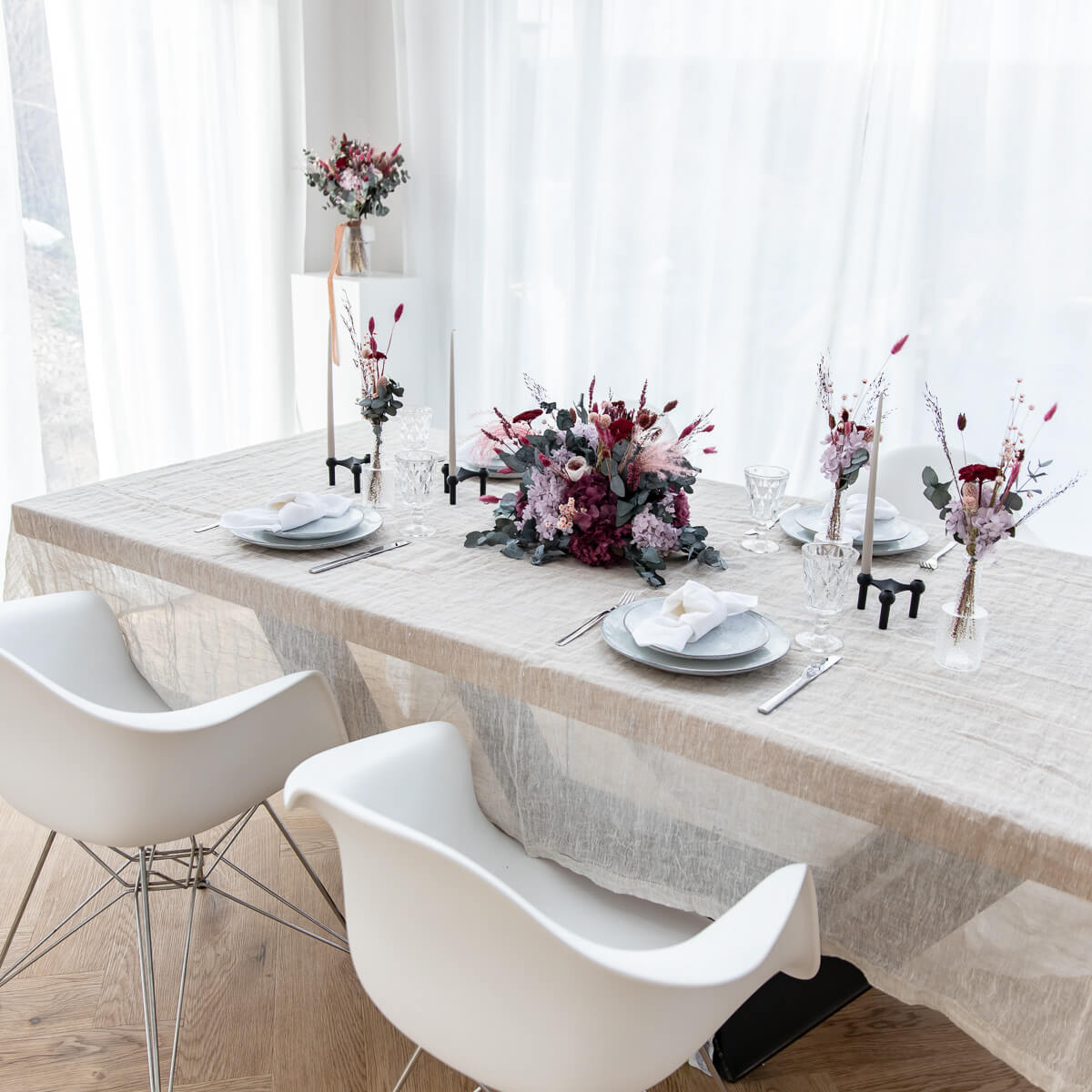 Trockenblumengesteck Berry: Elegante Blumen in beerigen Tönen - Lykke&You GmbH