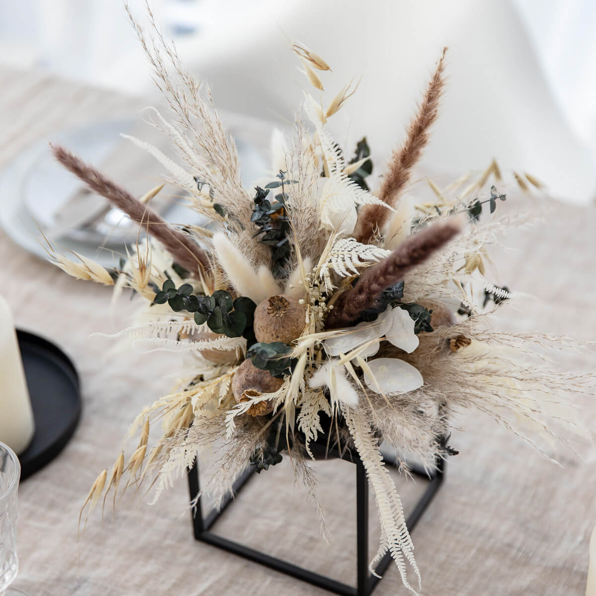 Boho-Chic: Trockenblumengesteck mit Pampasgras und Eukalyptus - Lykke&You GmbH