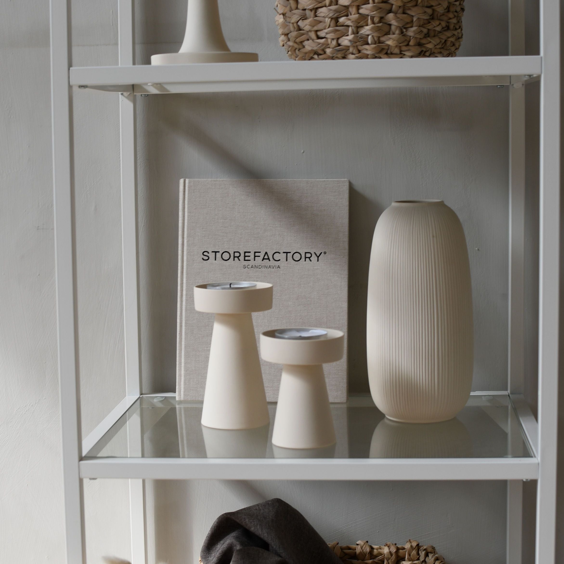 beige; 12 cm x 25 cm