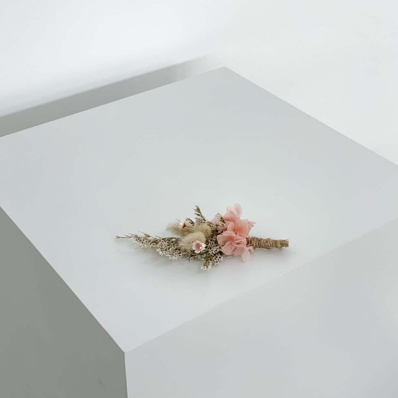 Dried flowers pin