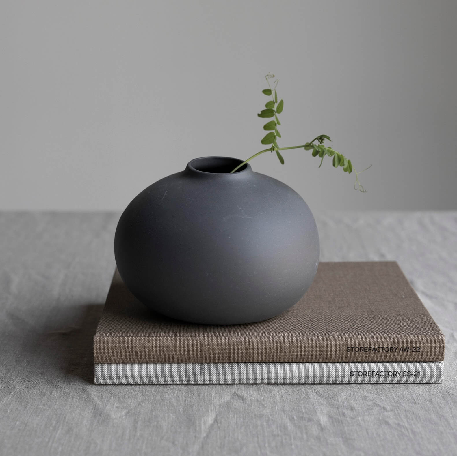 Beautiful and functional: The bulbous vase for your home