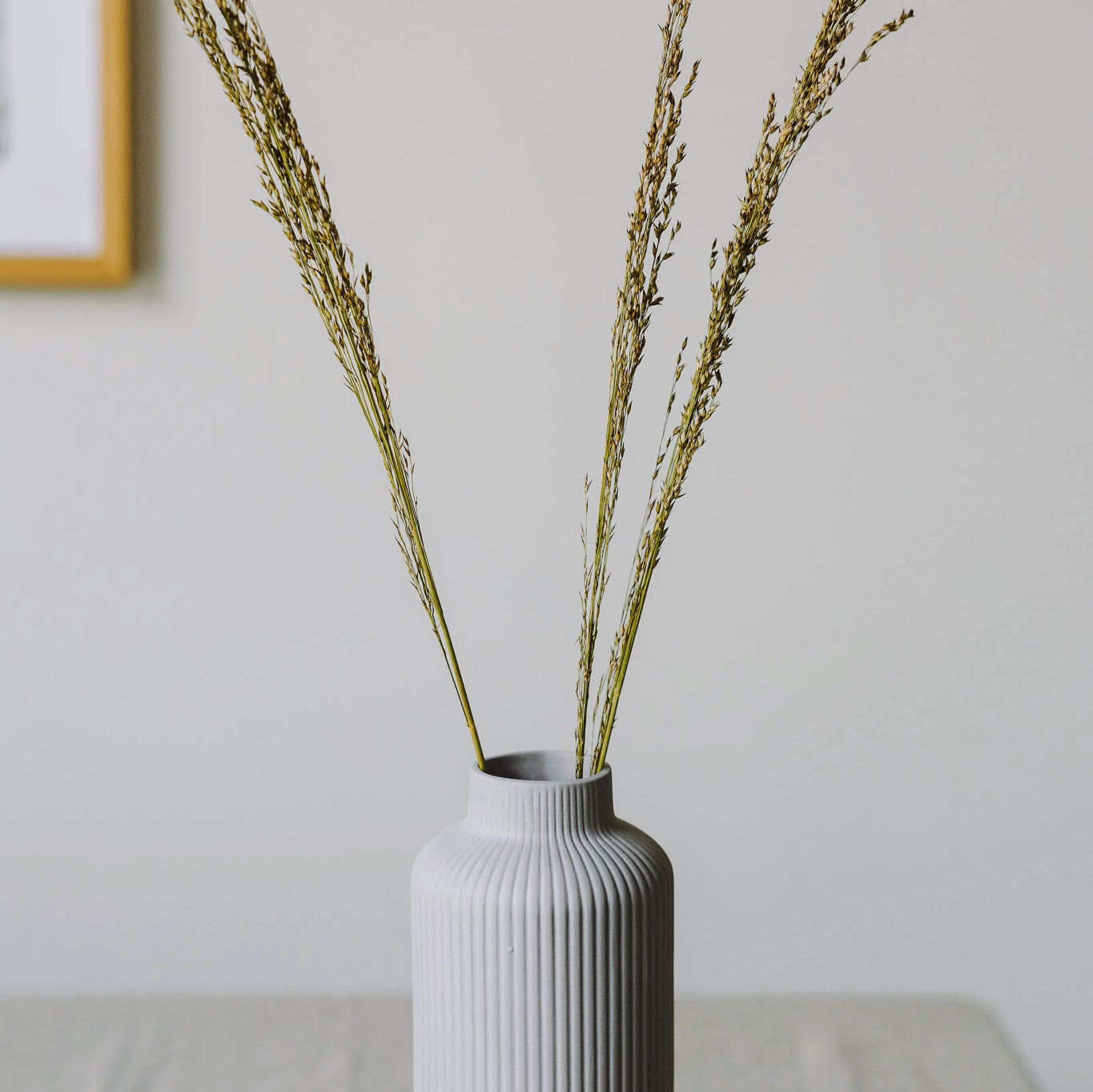 Vase Adala - slim, beautiful vase, for a successful appearance