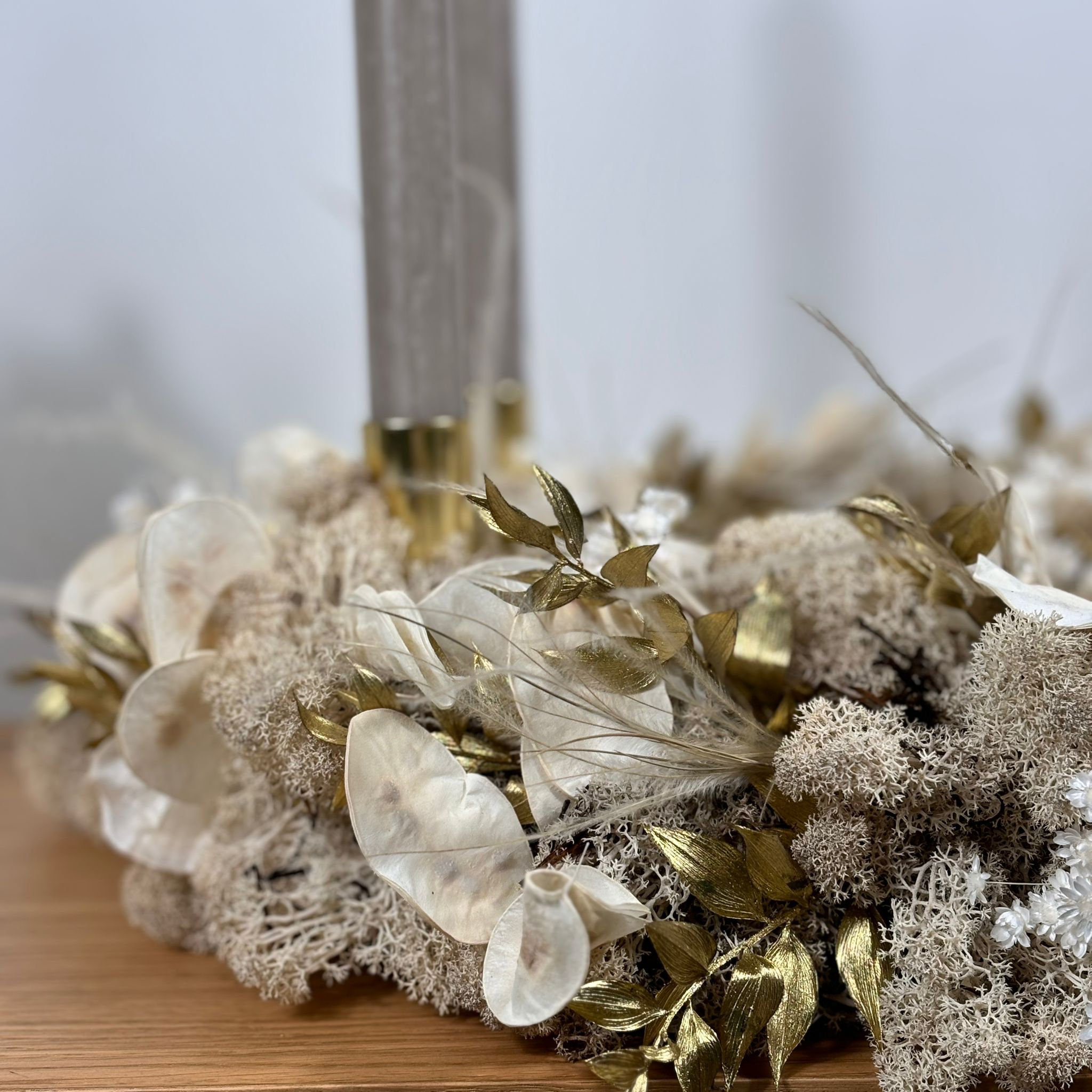 Advent wreath Reindeer Moss - beige gold