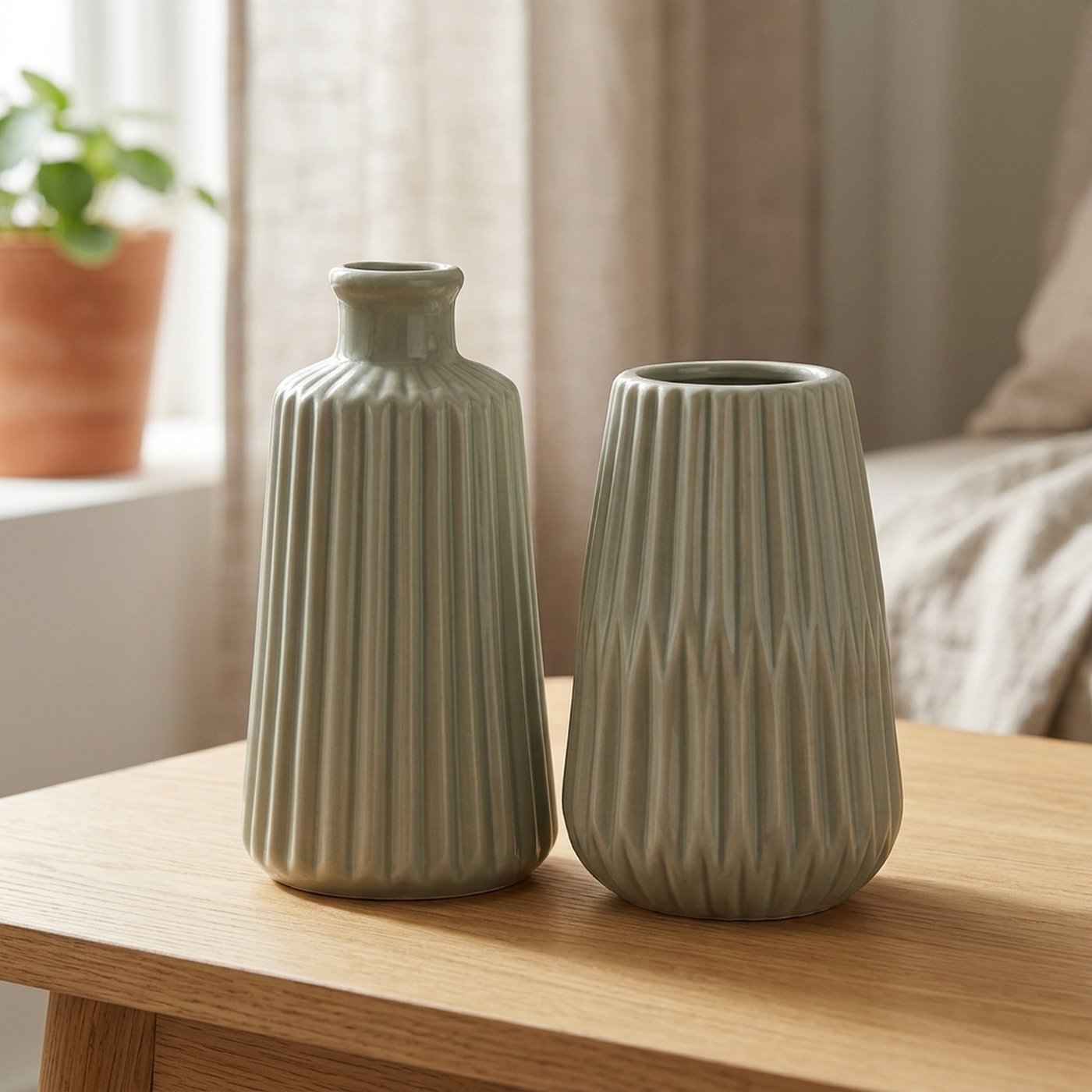Schlichte Porzellanvase in hellgrün – Zeitloses Design für jedes Ambiente