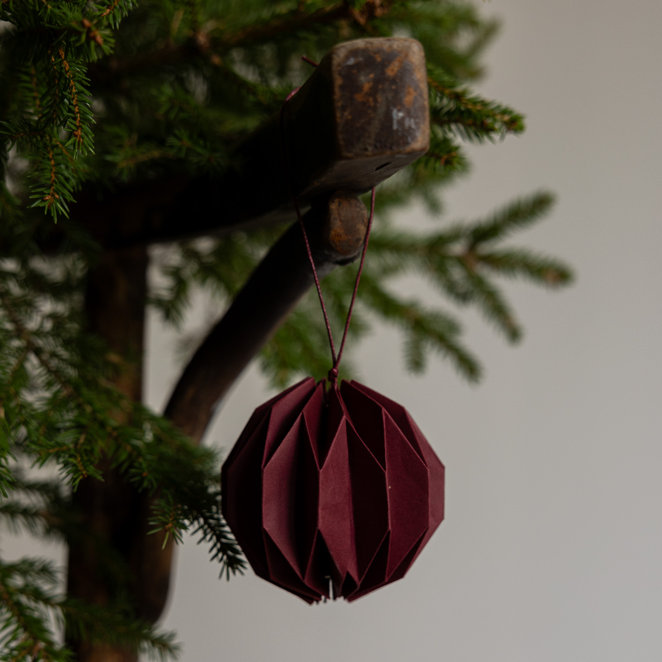 Christmas balls HYLTA in grey, white and burgundy