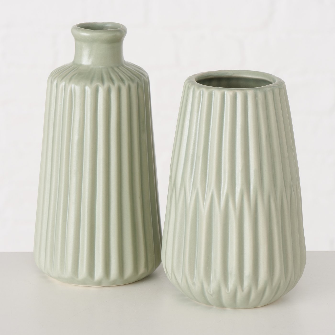 Schlichte Porzellanvase in hellgrün – Zeitloses Design für jedes Ambiente - Lykke&You GmbH