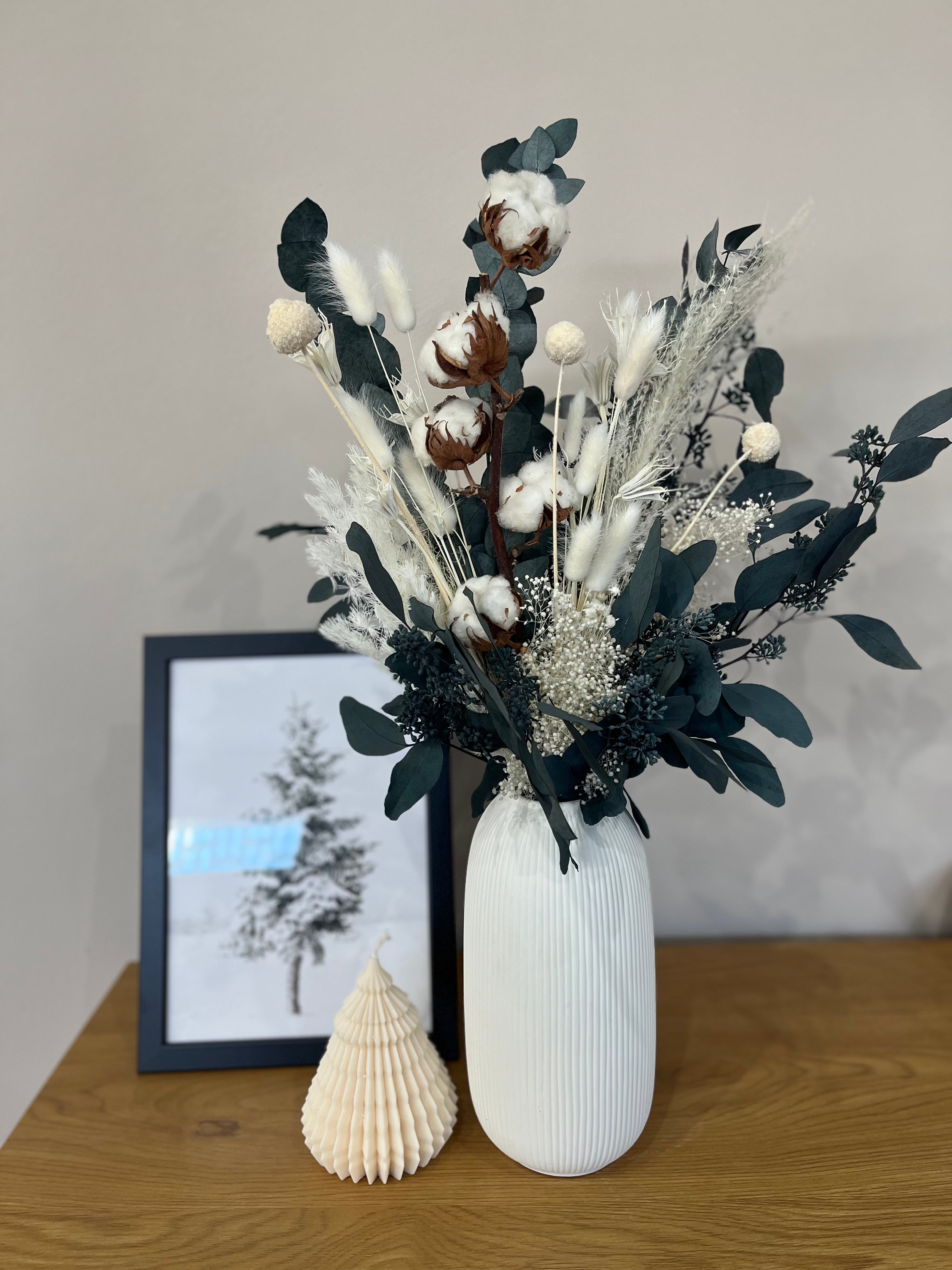 Winter Breeze: Trockenblumenstrauß mit Eukalyptus und Baumwolle
