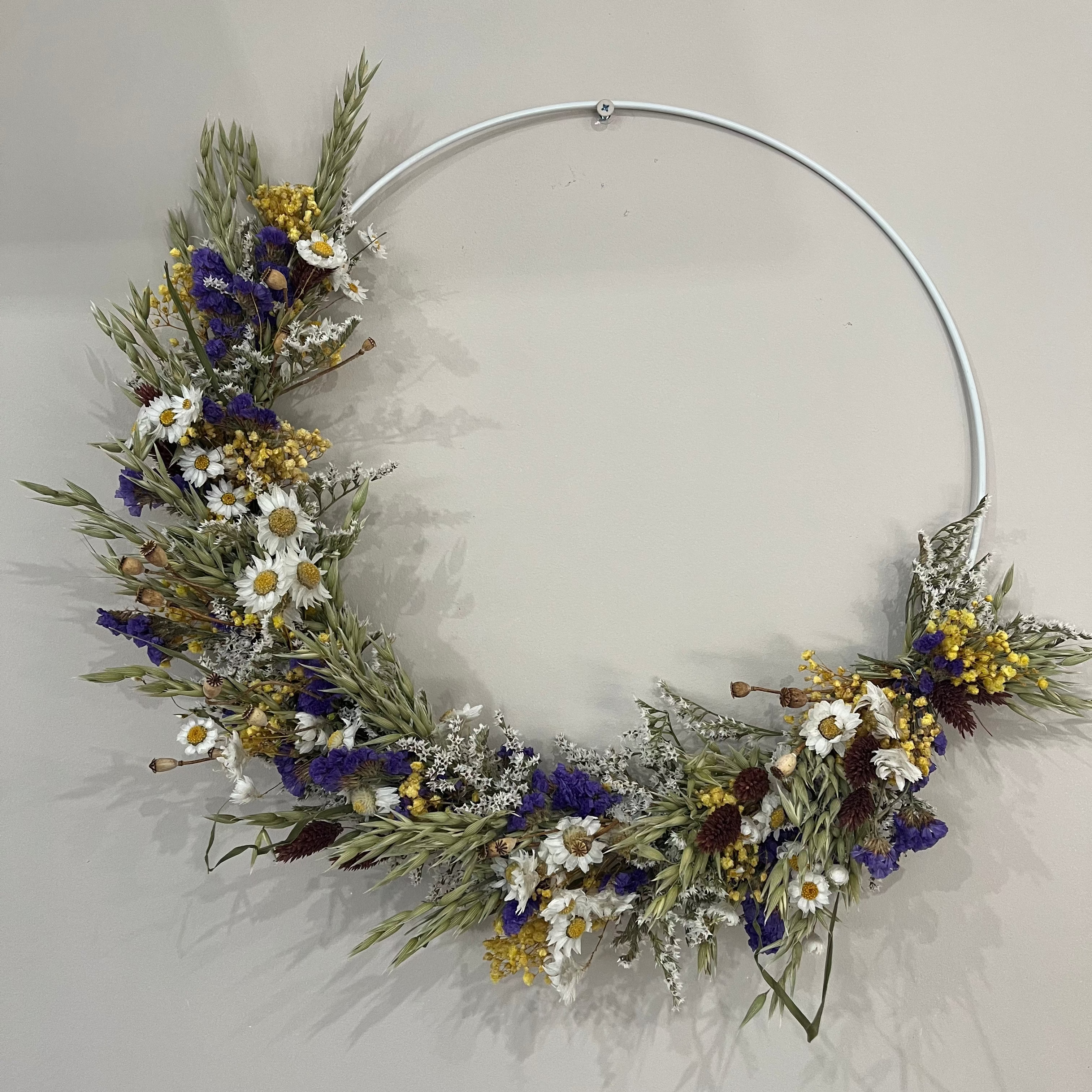 Wild Naturalness: Dried Flower Wreath of Nature