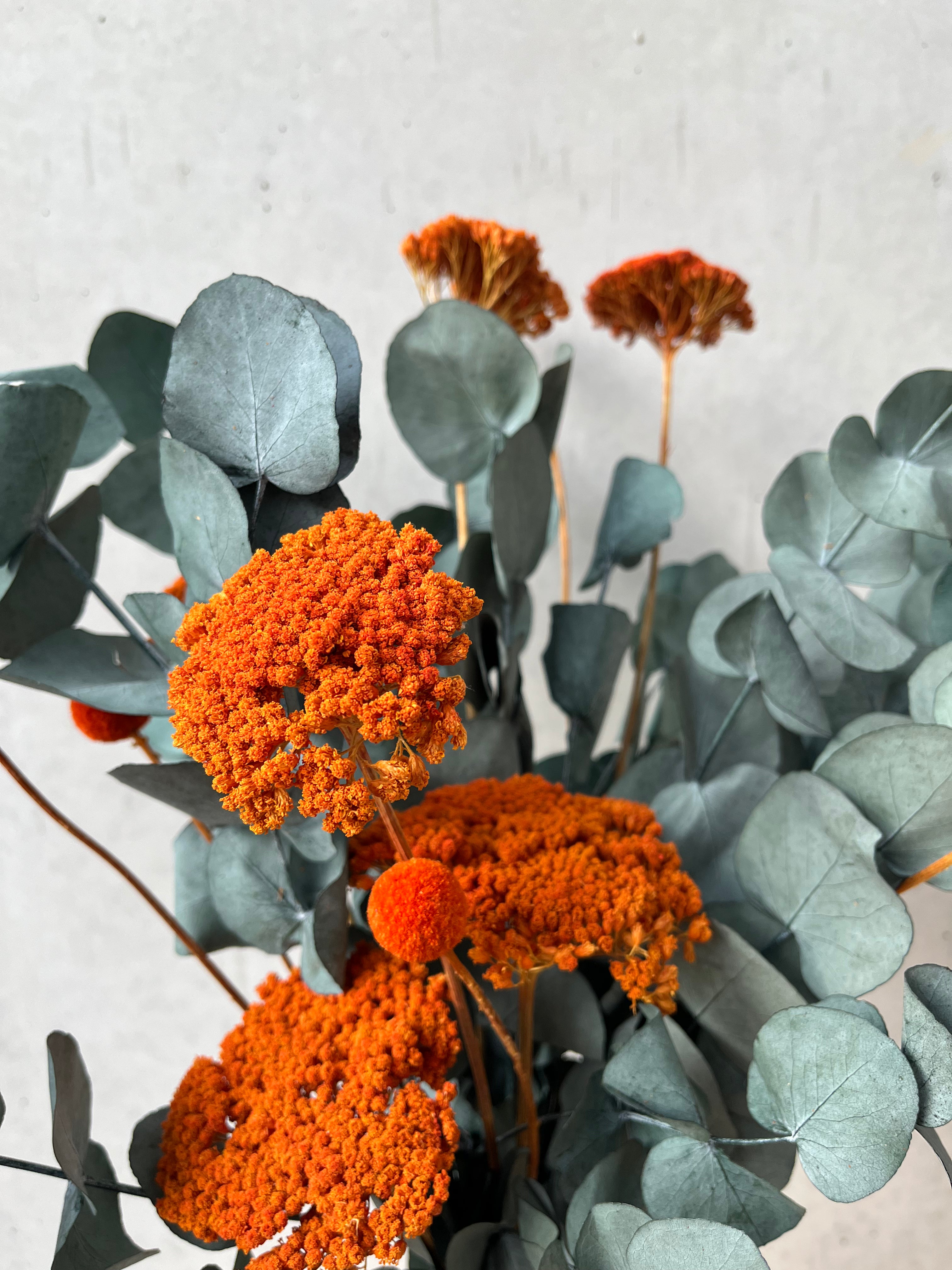 Fascinating flair: The dried flower bouquet Flamazing