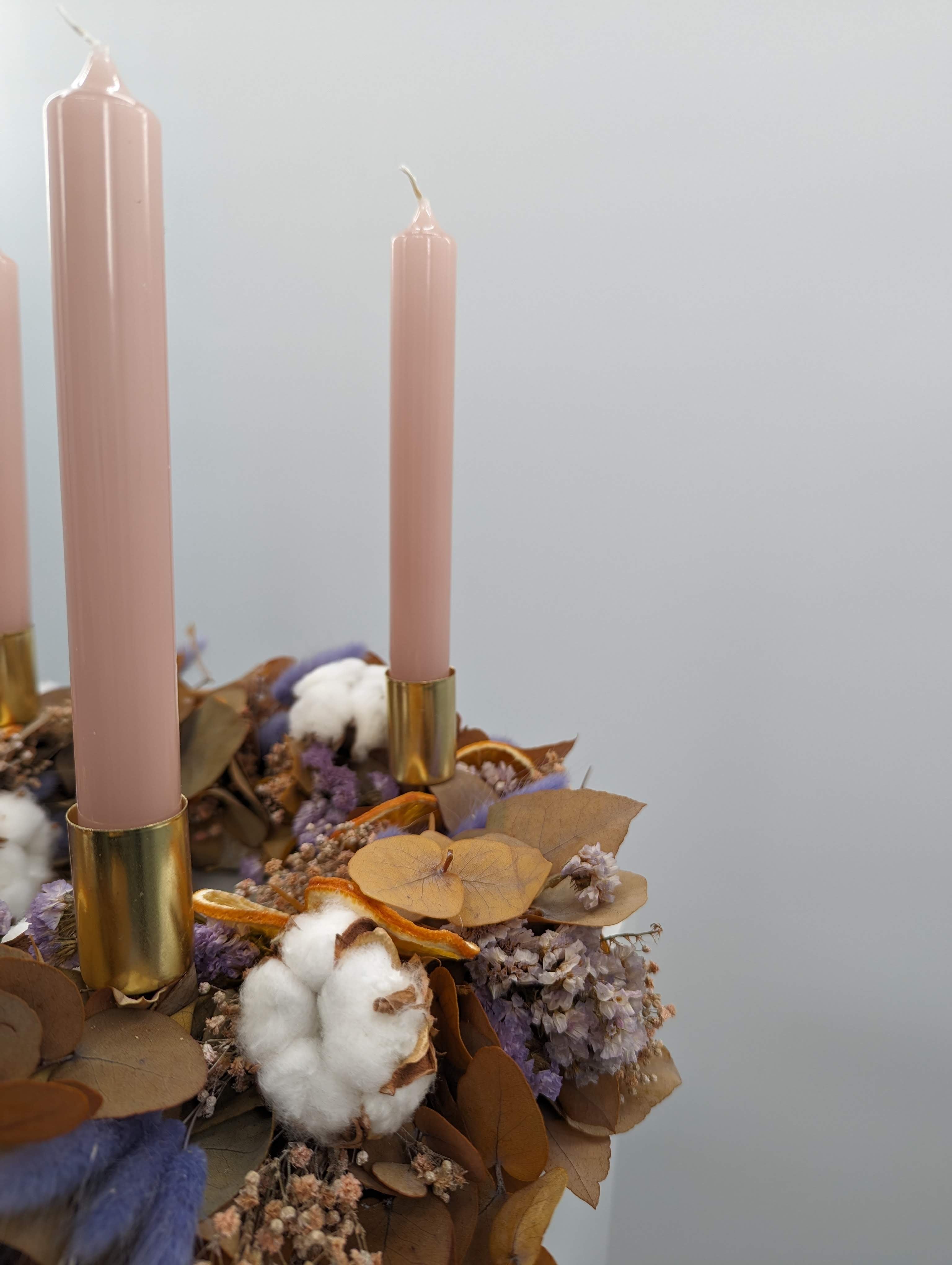 Autumnal magic: your dried flower Advent wreath in brown-purple