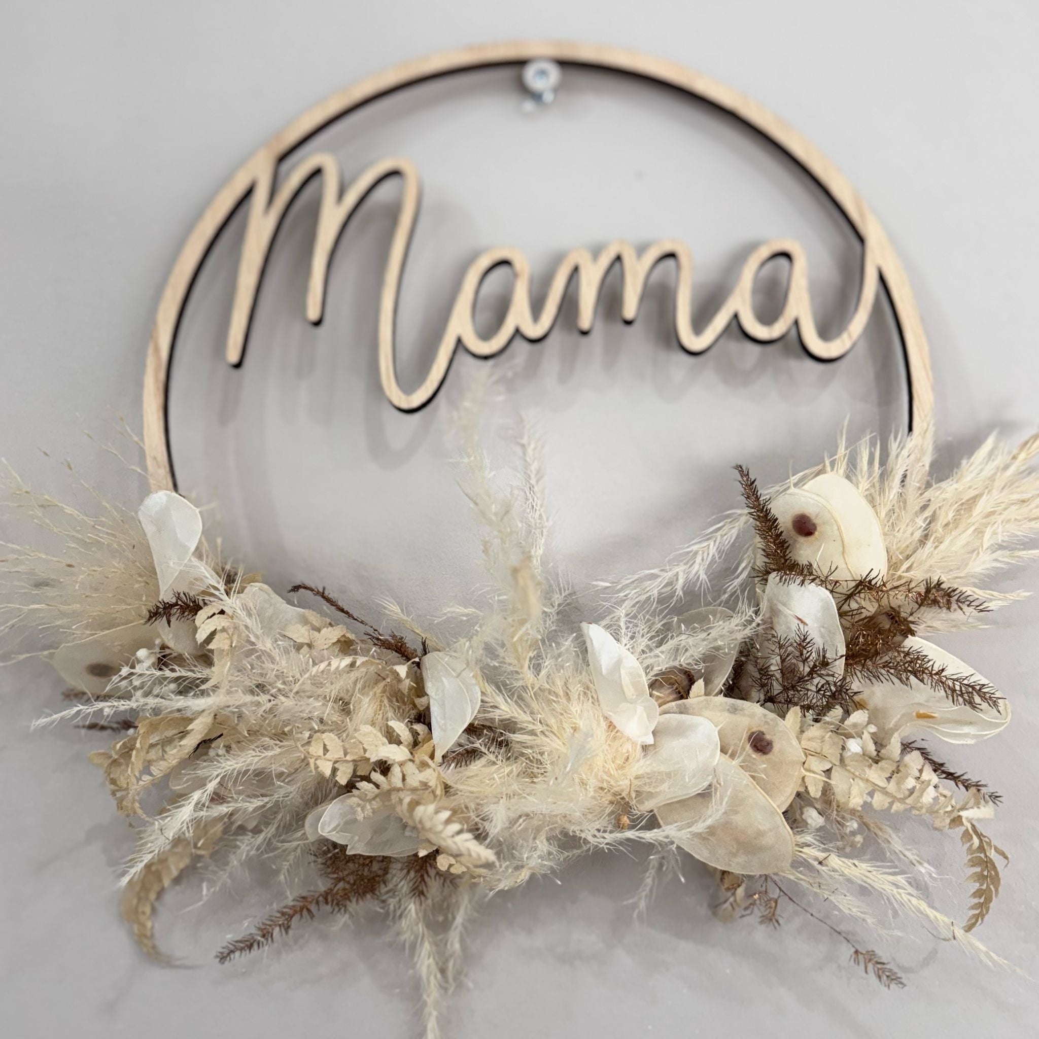 Eulenschnitt Holzkranz "Mama" - das Geschenk zum Muttertag Outlet
