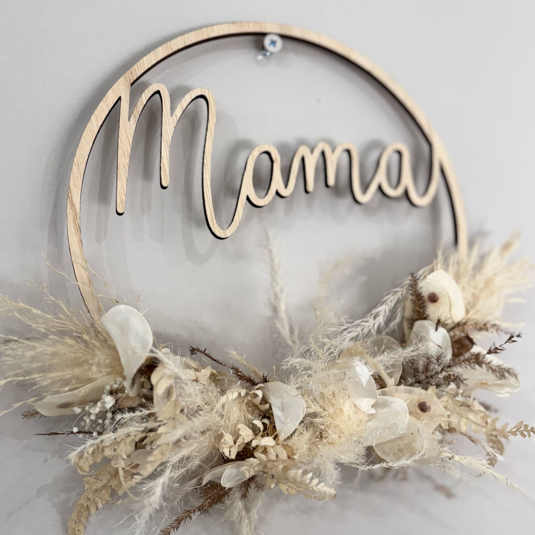 Eulenschnitt Holzkranz "Mama" - das Geschenk zum Muttertag Outlet