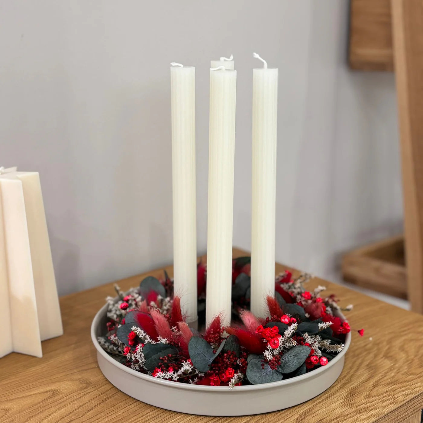 Rundes Metalltablett mit magnetischen Kerzenhaltern | 25 cm