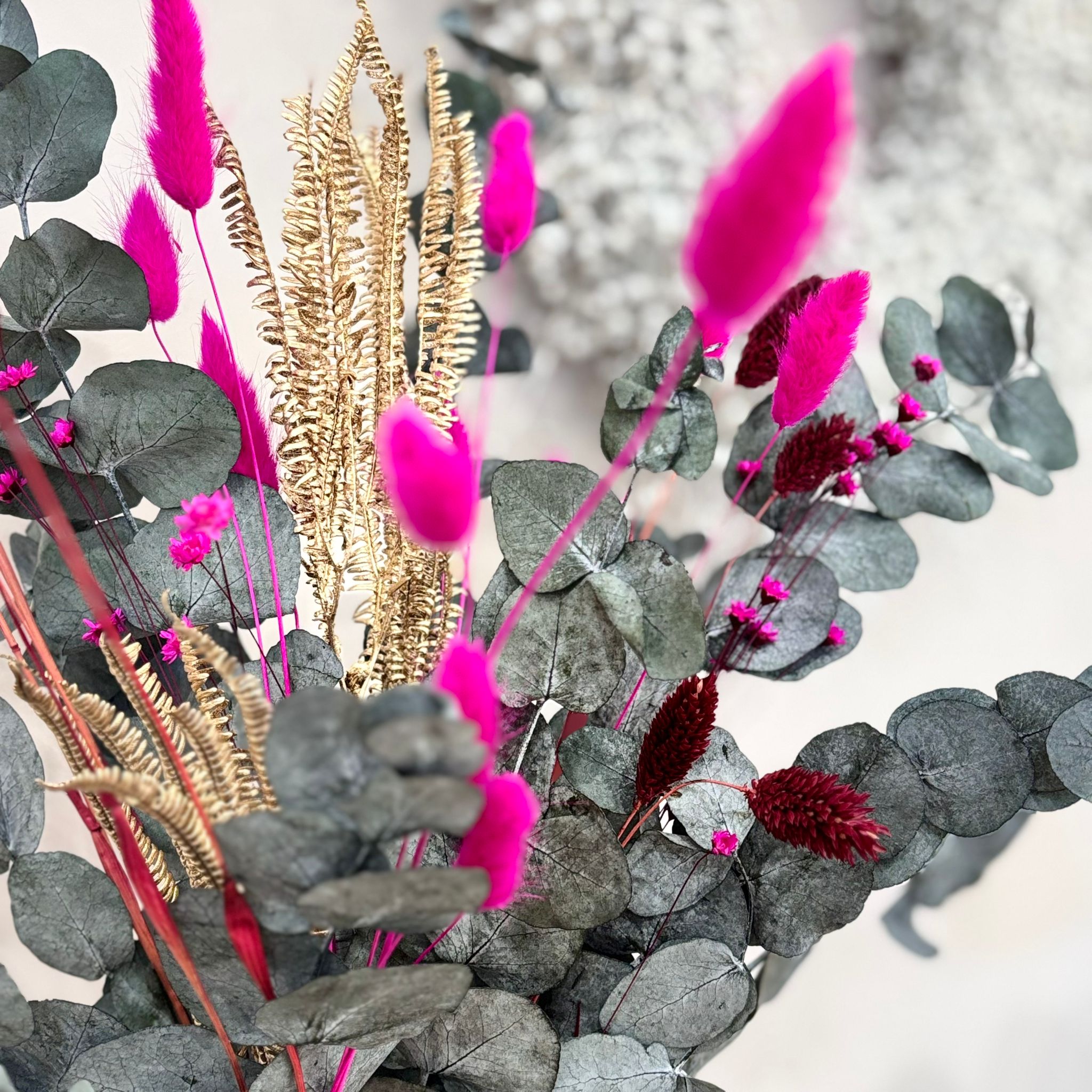 Trockenblumenstrauß "Frost & Fuchsia" in grün pink