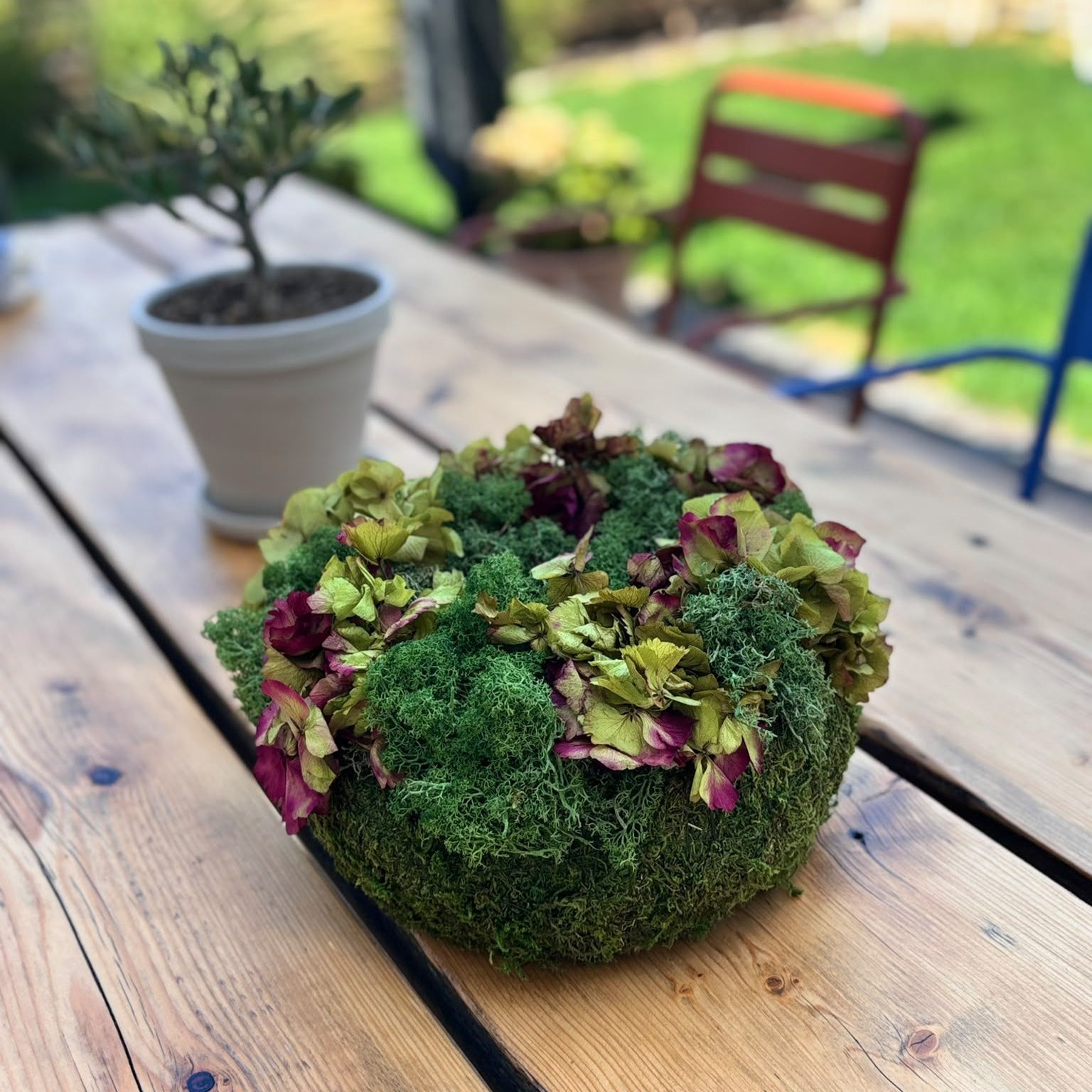Moss & Berry – Mooskranz mit Hortensie