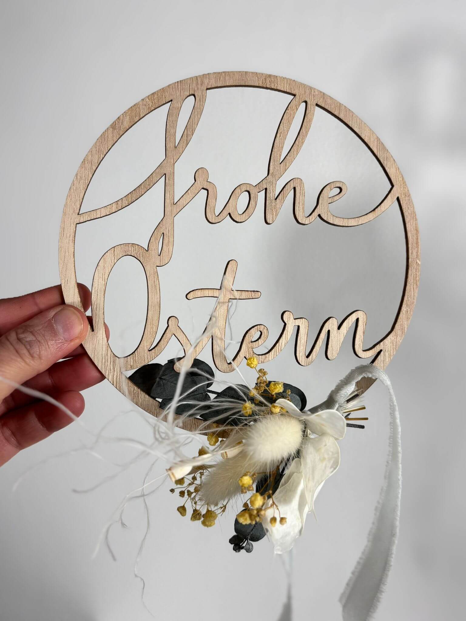 Eulenschnitt Holzkranz "Frohe Ostern" - Outlet - Lykke&You GmbH