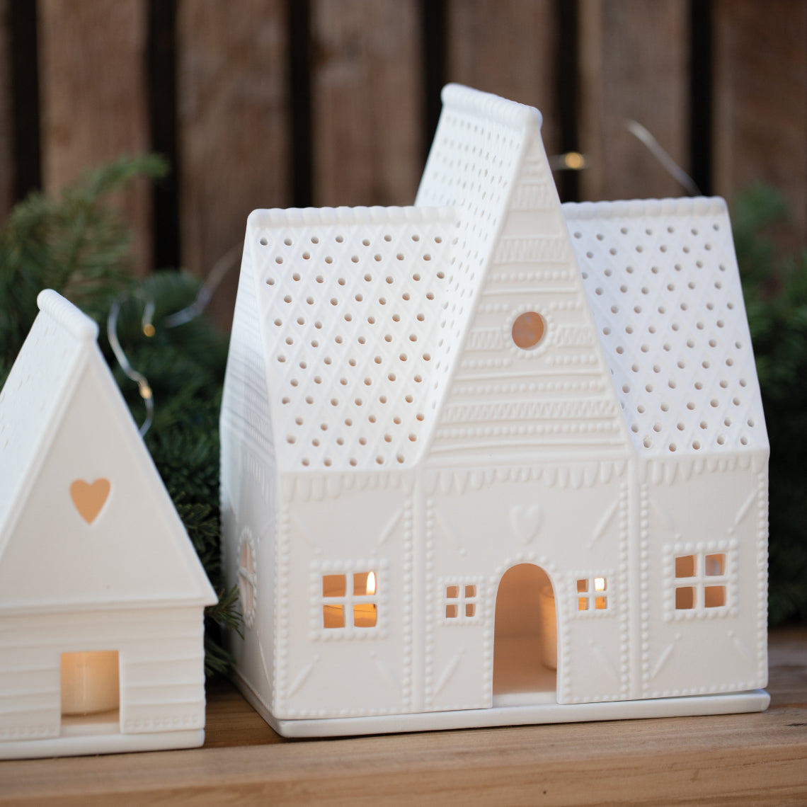 RÄDER Light House "Gingerbread House Heart" white porcelain