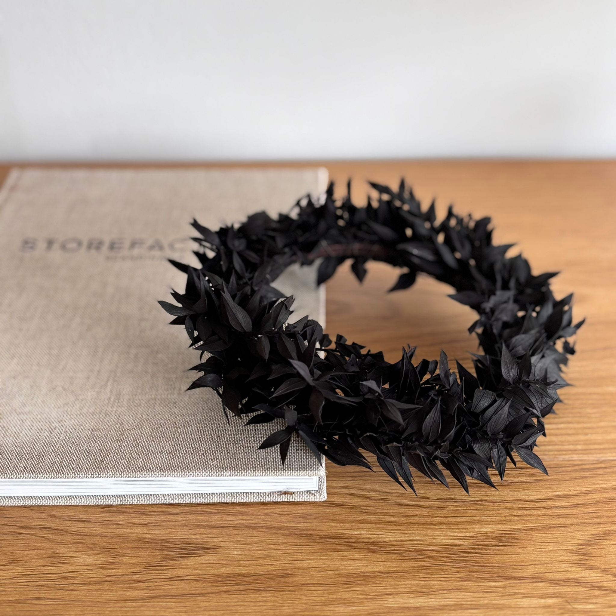 Trockenblumenkranz Ruskus schwarz - Lykke&You GmbH