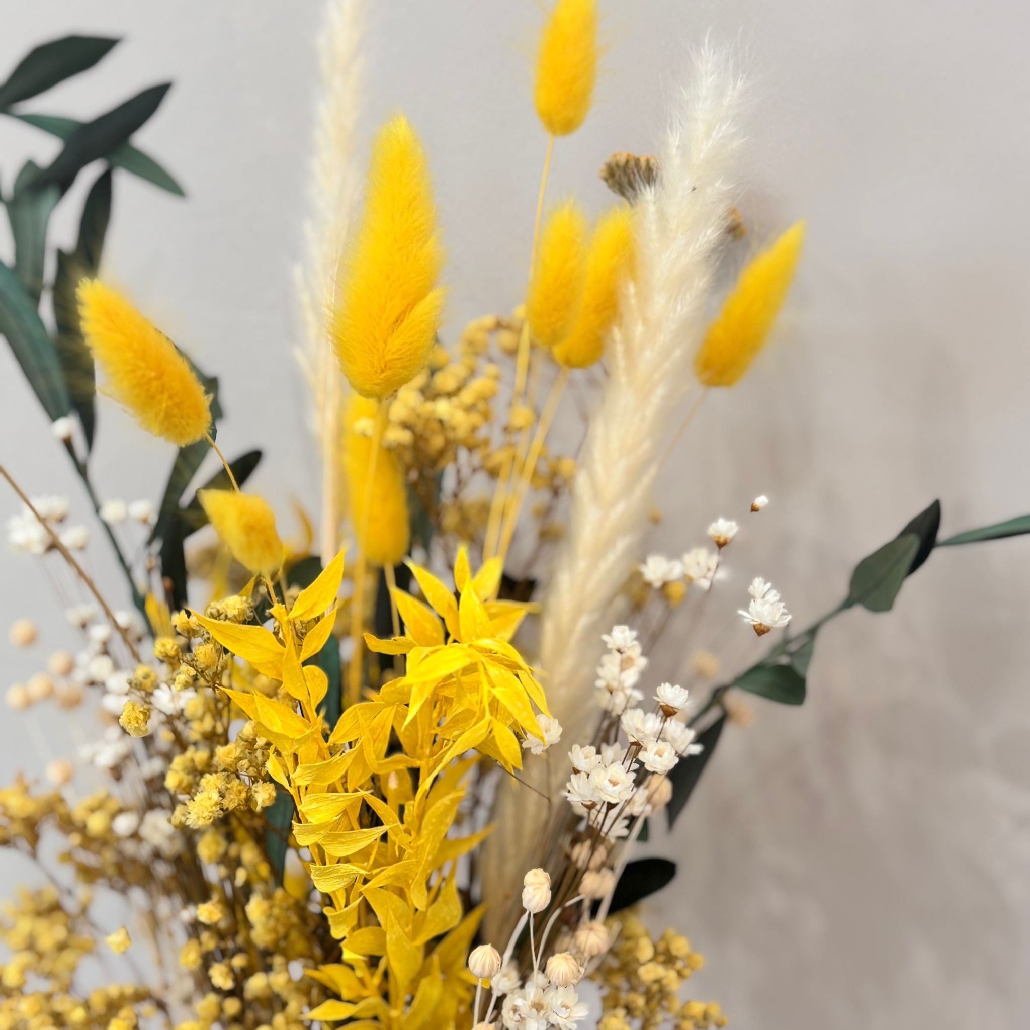 Sunrise: Leuchtender Trockenblumenstrauß in gelb - Lykke&You GmbH