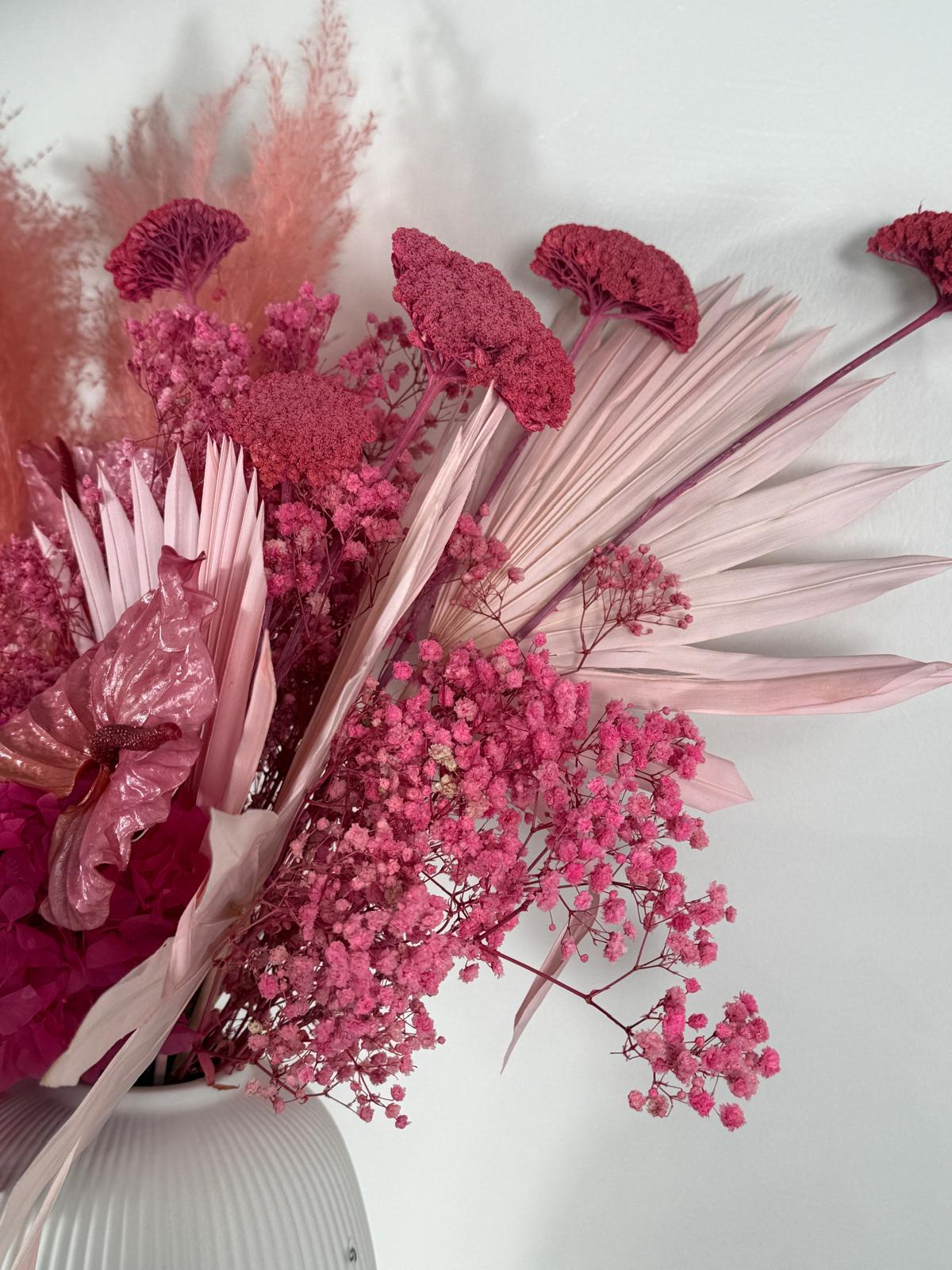 Pretty Pink: Ein Statement-Strauß in kräftigen Farben - Lykke&You GmbH