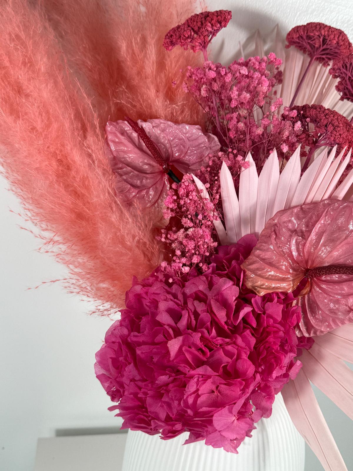 Pretty Pink: Ein Statement-Strauß in kräftigen Farben - Lykke&You GmbH