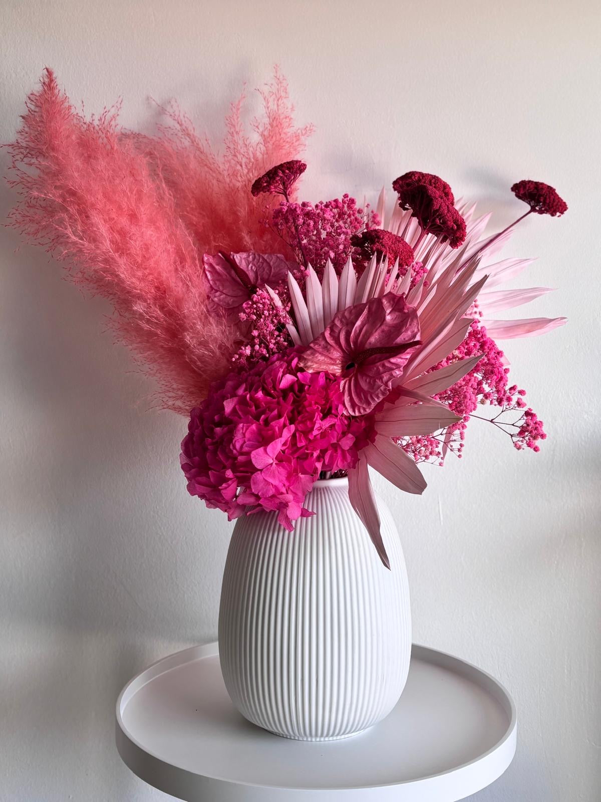 Pretty Pink: Ein Statement-Strauß in kräftigen Farben - Lykke&You GmbH