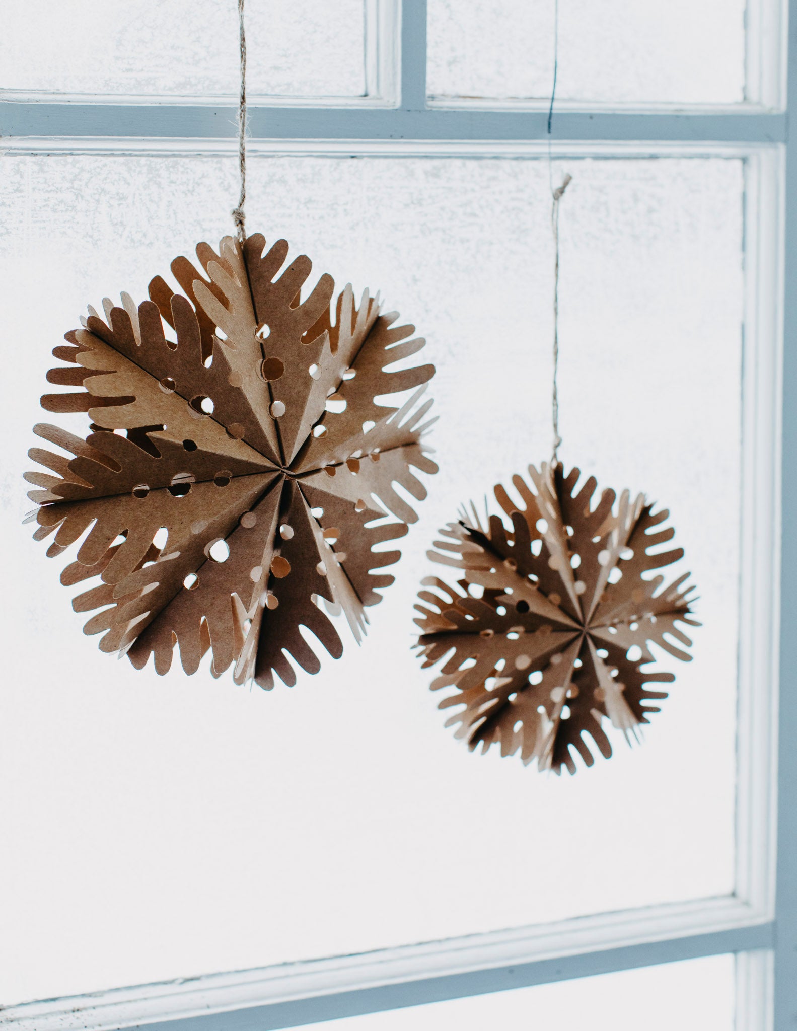 BUSTERUD Weihnachtstern aus Papier braun Small - Lykke&You GmbH