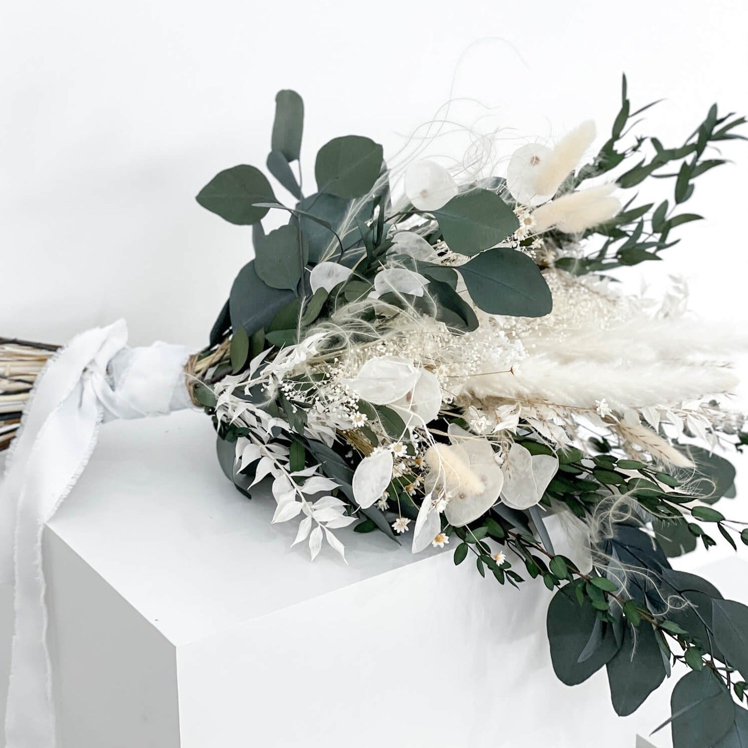 Brautstrauß Trockenblumen Eukalyptus Sarah | 60 cm | Boho Hochzeitstrauß - Lykke&You