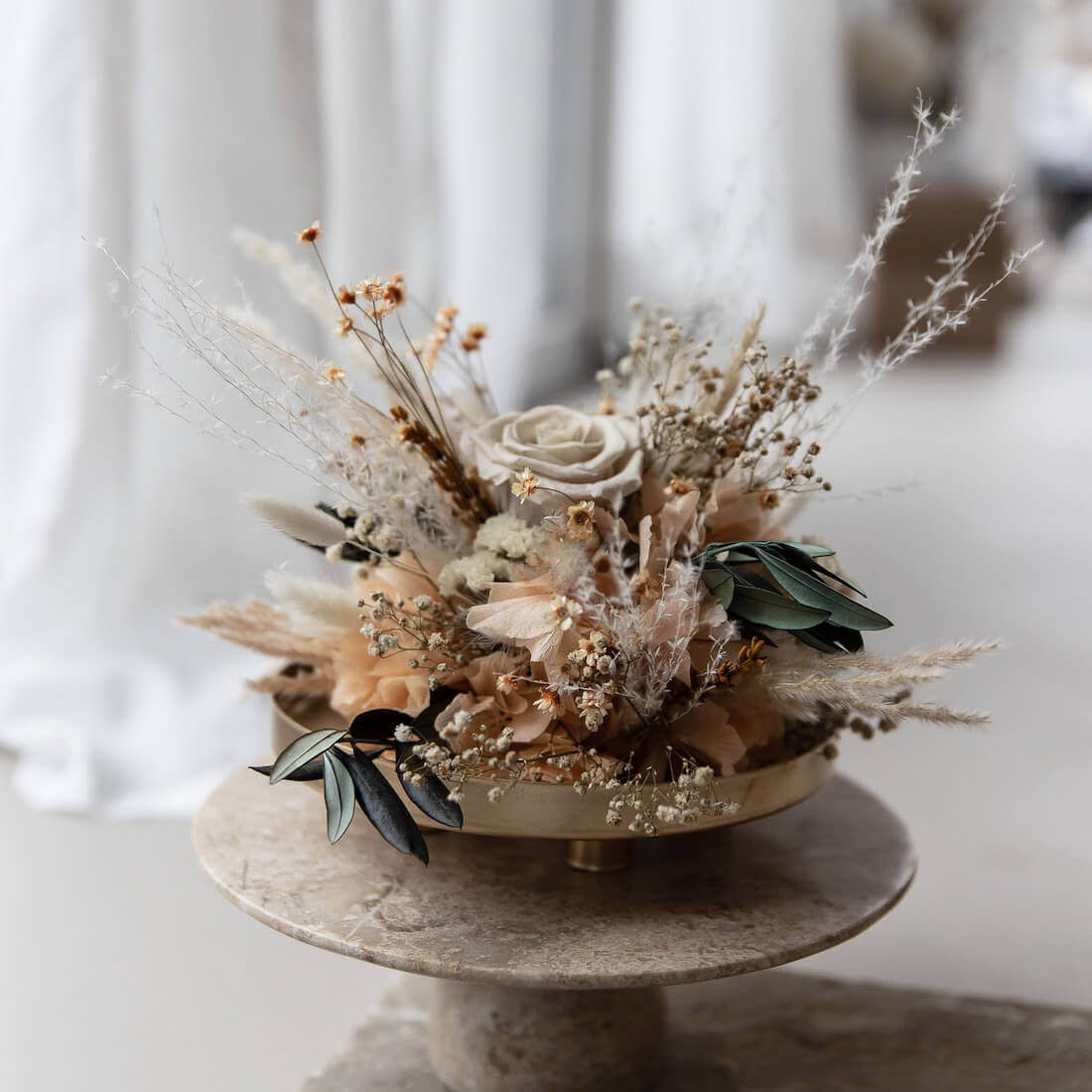 Airy lightness: High-quality dried flower arrangement with roses and lavender