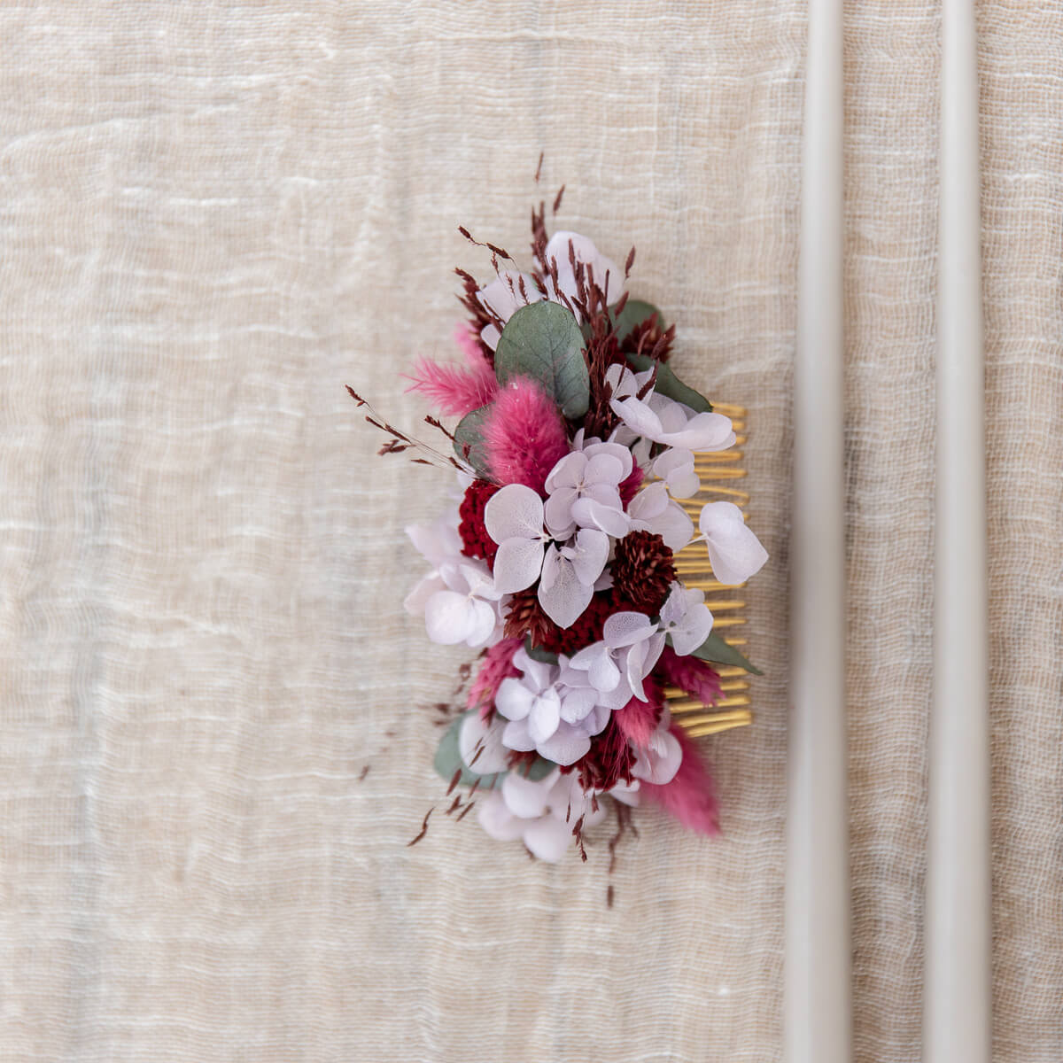 Romantische Verführung: Haarkamm Berry aus Trockenblumen für deinen Look