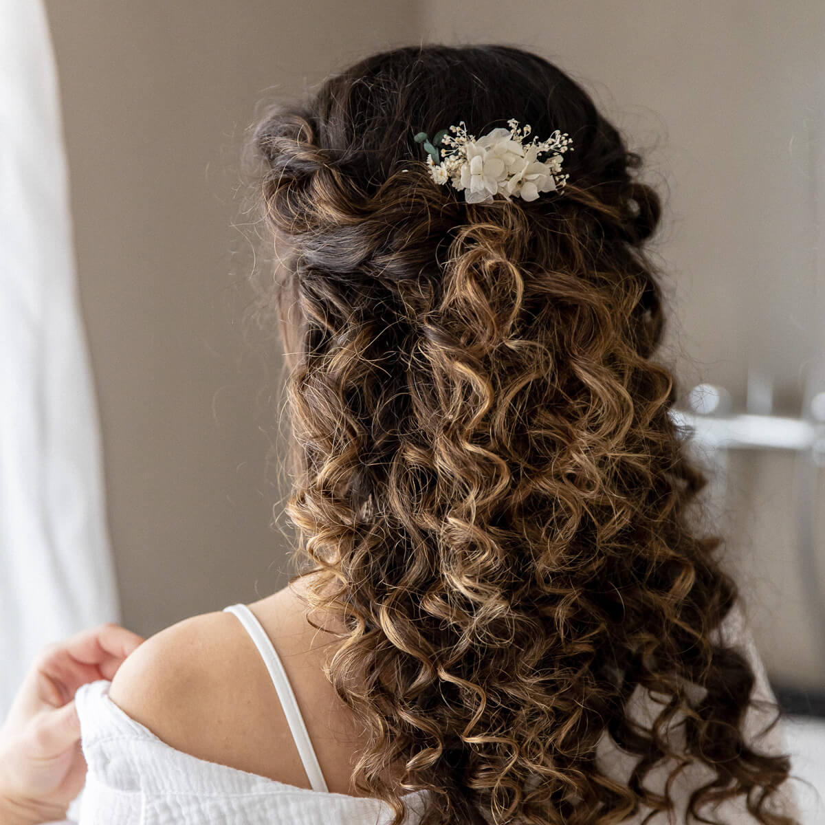 Hair comb dried flowers eucalyptus