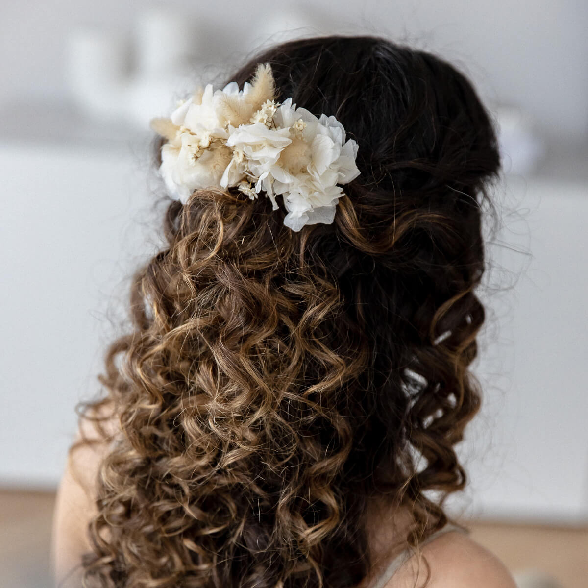 Hair comb dried flowers beige hydrangea