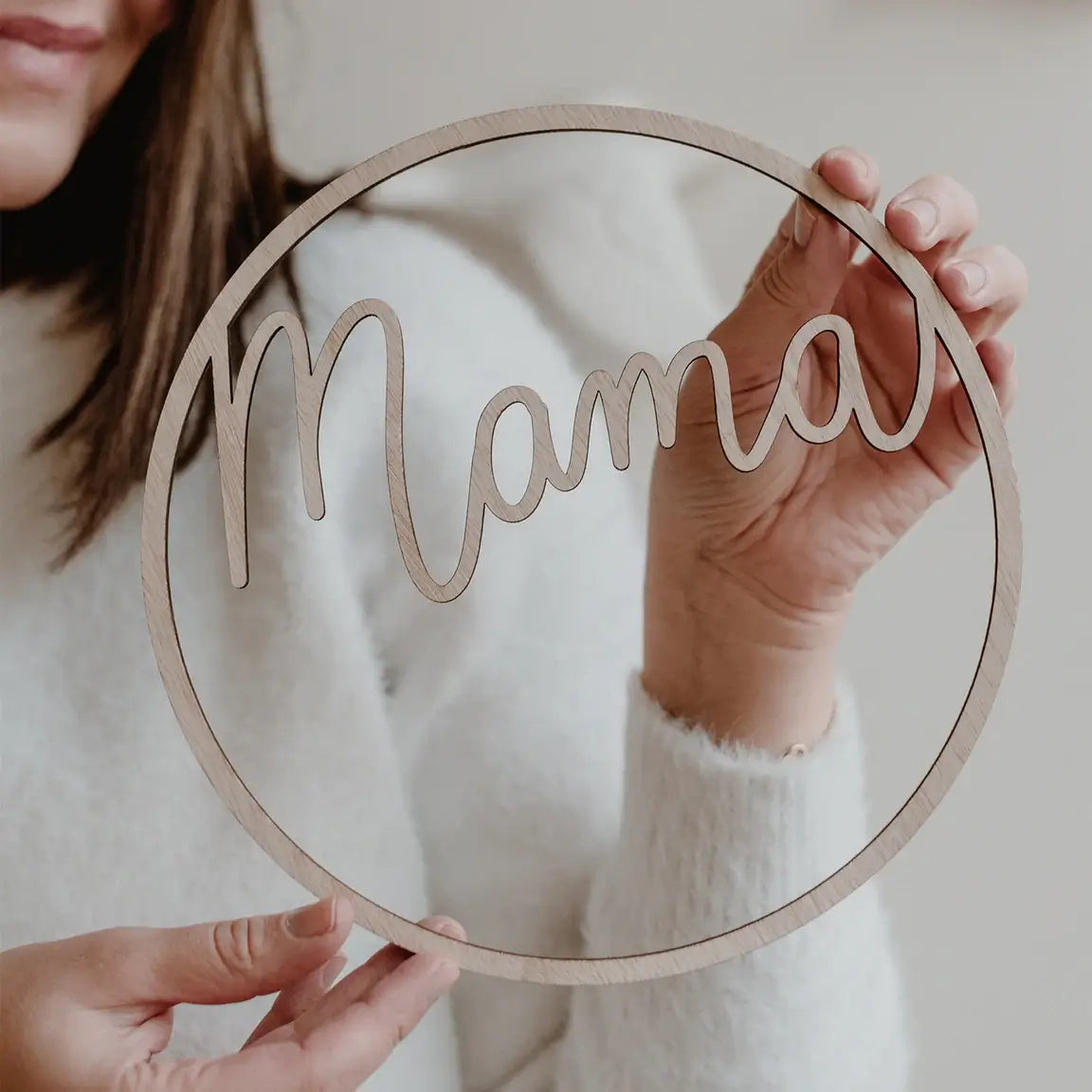 Muttertagsgeschenk Holzkranz Mama von Eulenschnitt mit Trockenblumen - DIY