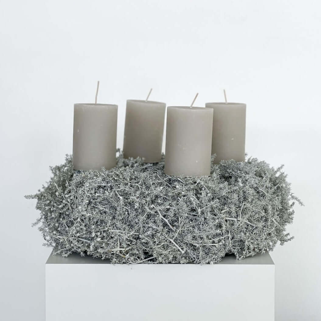 Adventskranz silber aus Trockenblumen